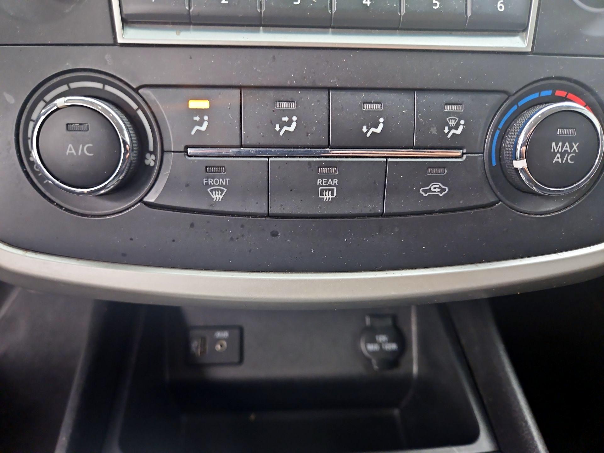 Thumbnail: 2017 Nissan Altima - 16