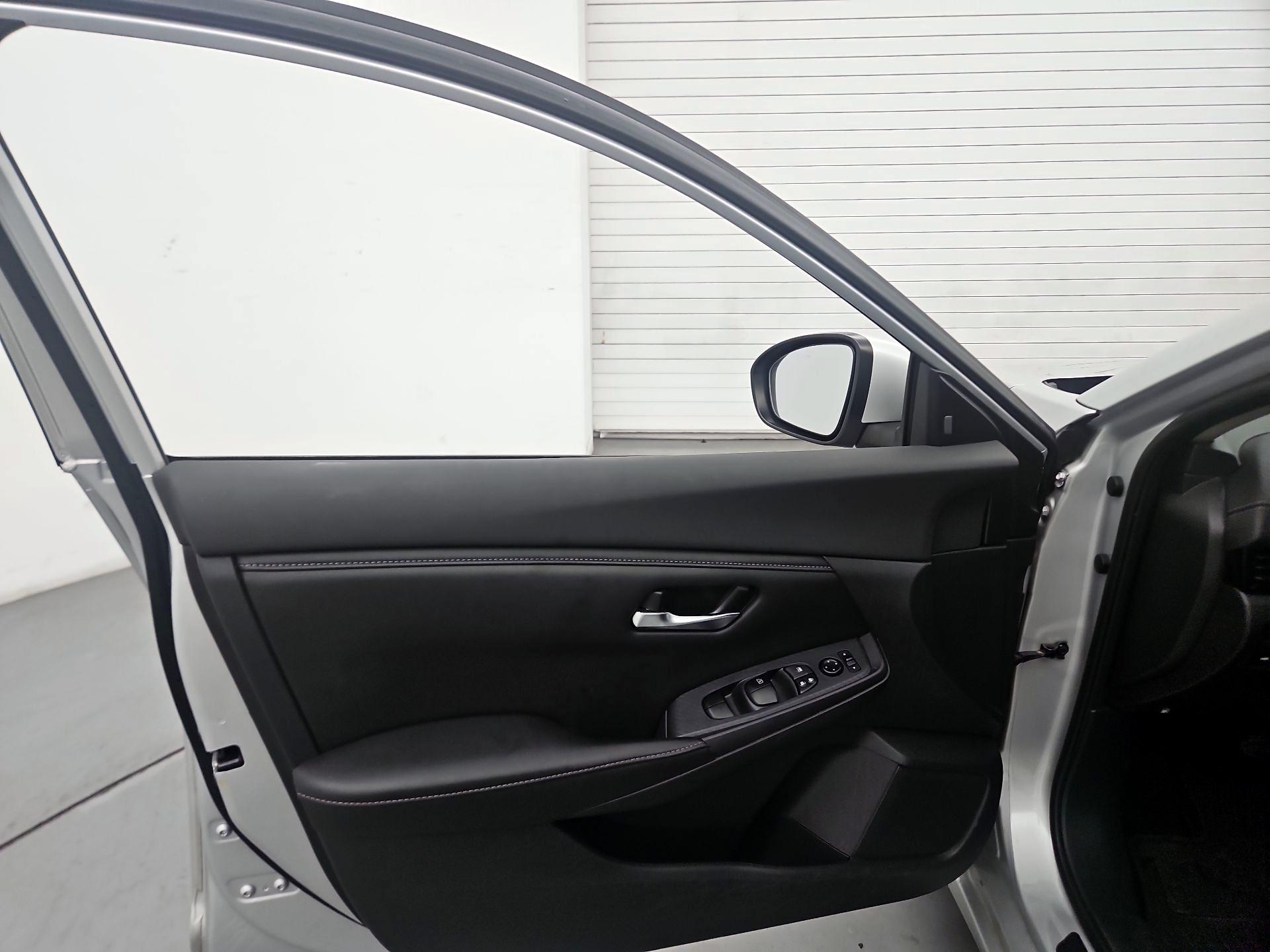 Thumbnail: 2022 Nissan Sentra - 12