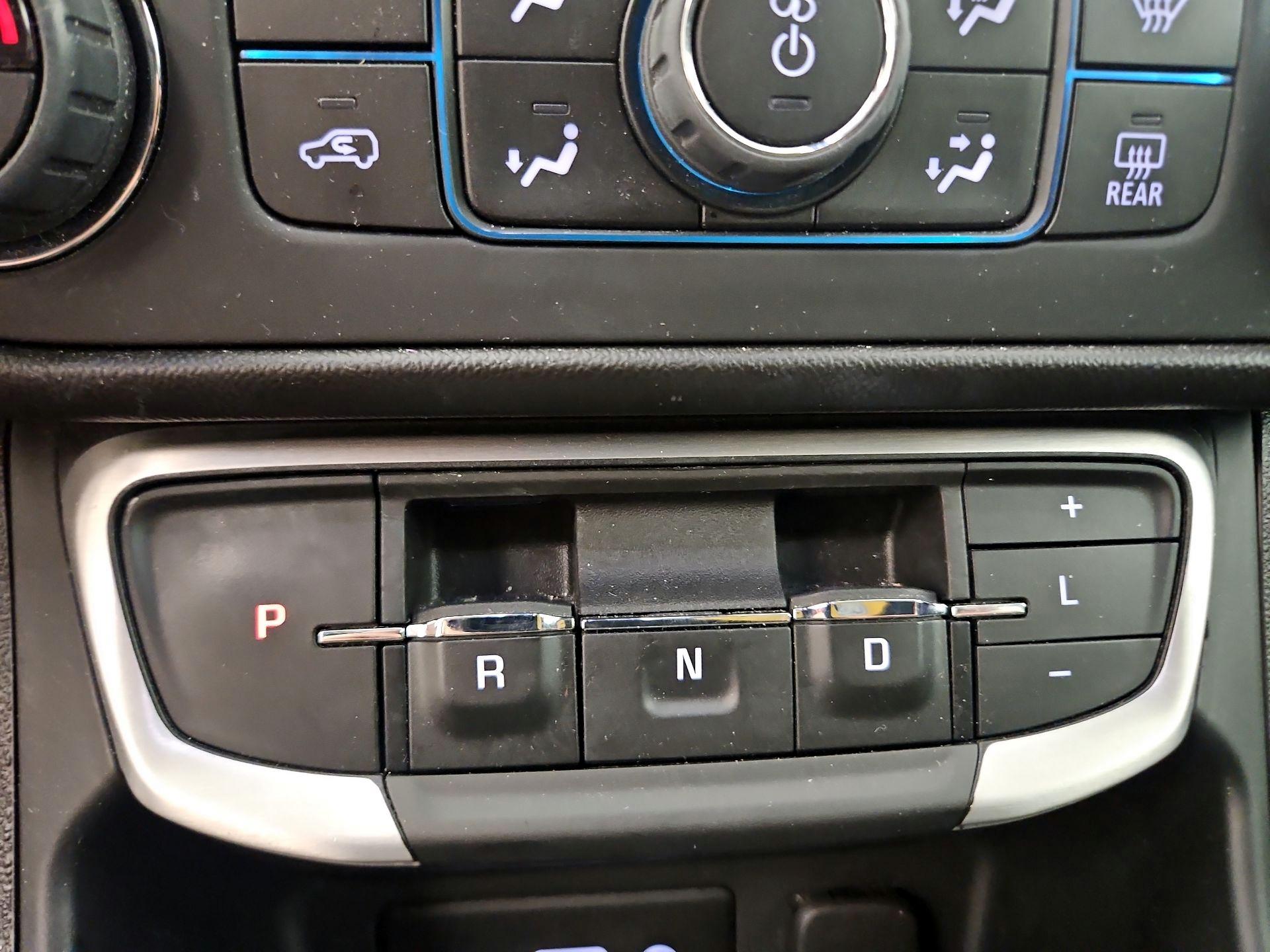 Thumbnail: 2022 GMC Terrain - 17