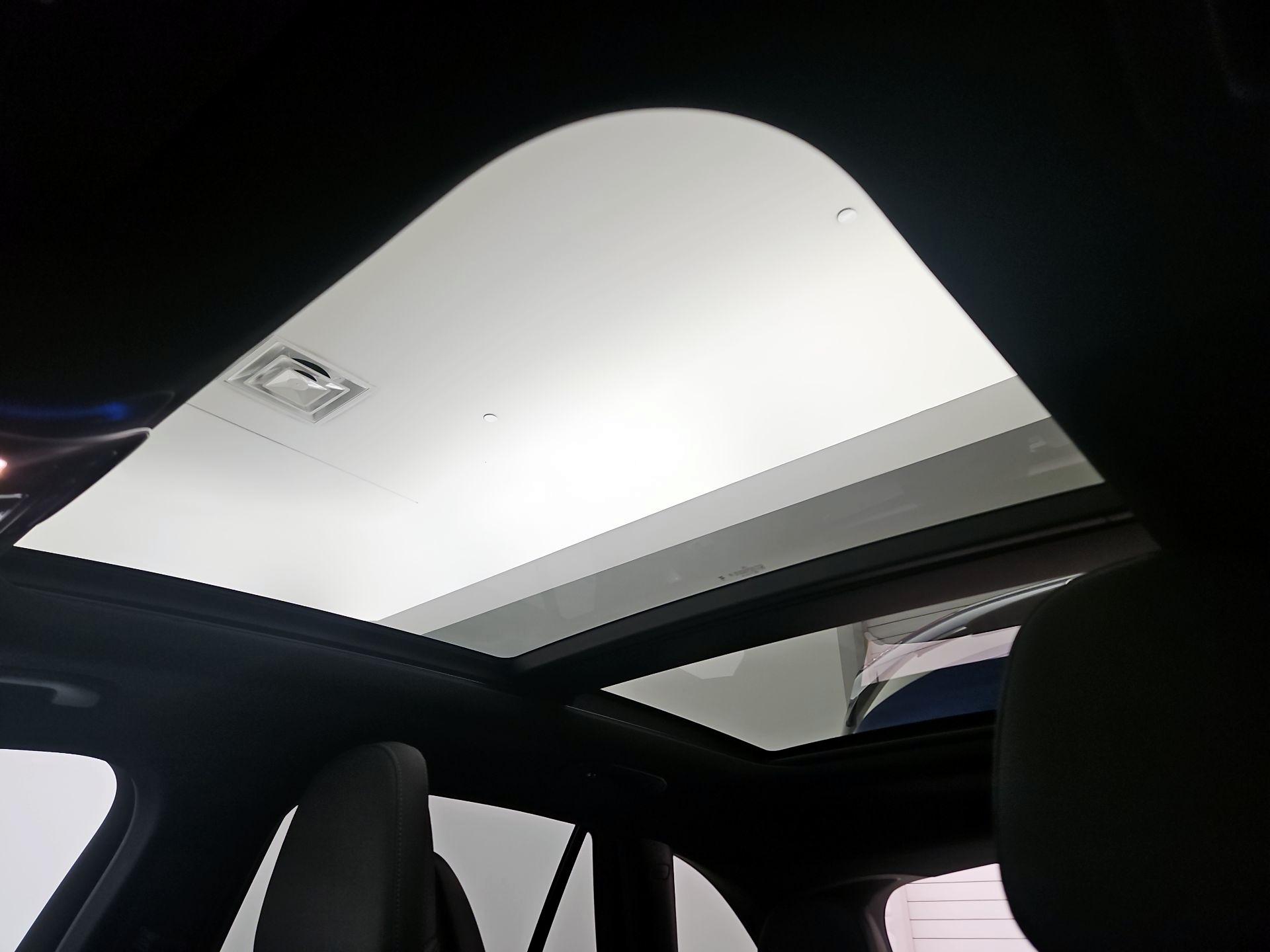 Thumbnail: 2023 Mercedes-Benz GLC - 16