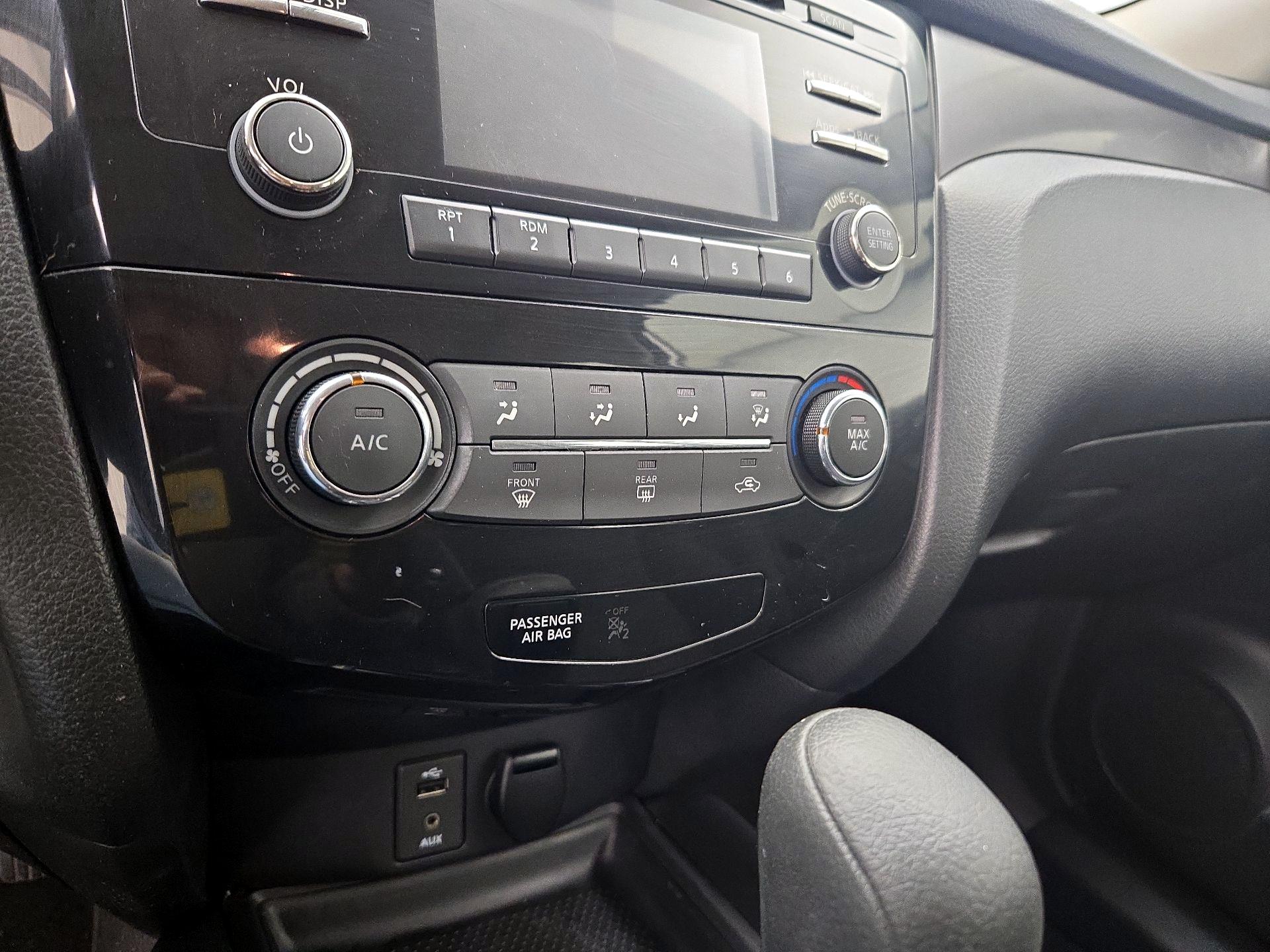 Thumbnail: 2016 Nissan Rogue - 16