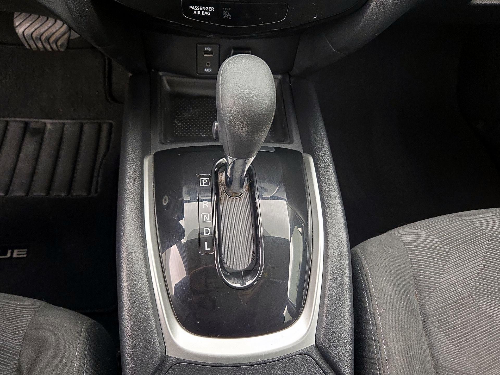 Thumbnail: 2016 Nissan Rogue - 17