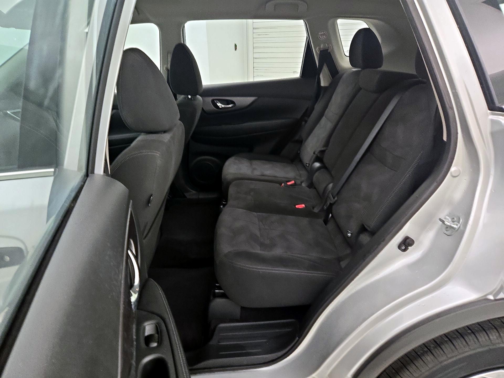 Thumbnail: 2016 Nissan Rogue - 19