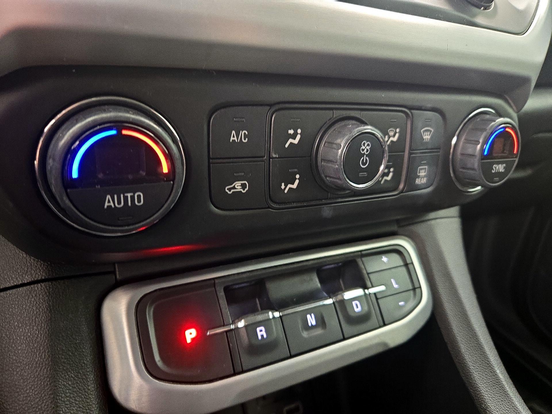 Thumbnail: 2020 GMC Acadia - 17