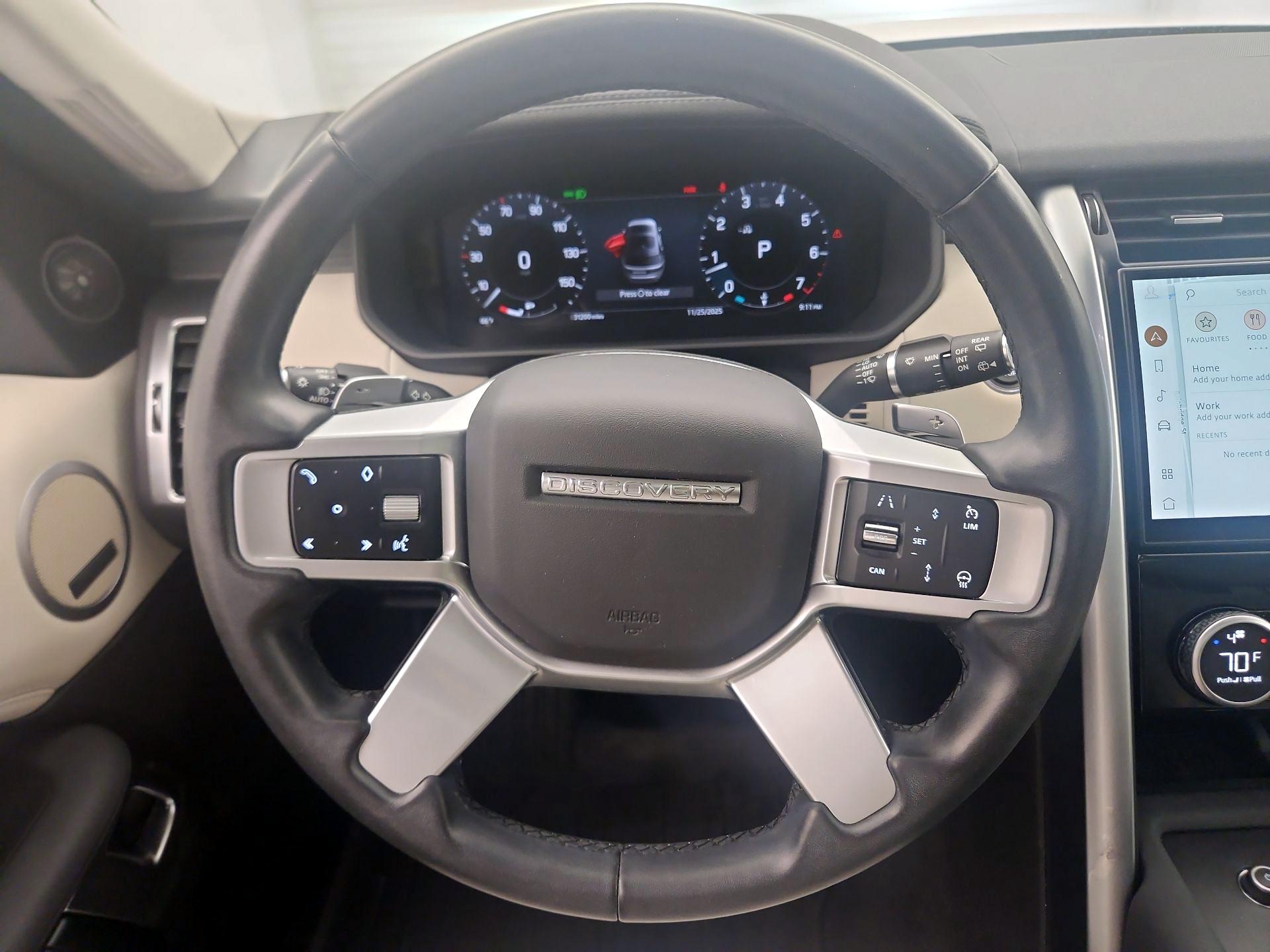 Thumbnail: 2023 Land Rover Discovery - 10