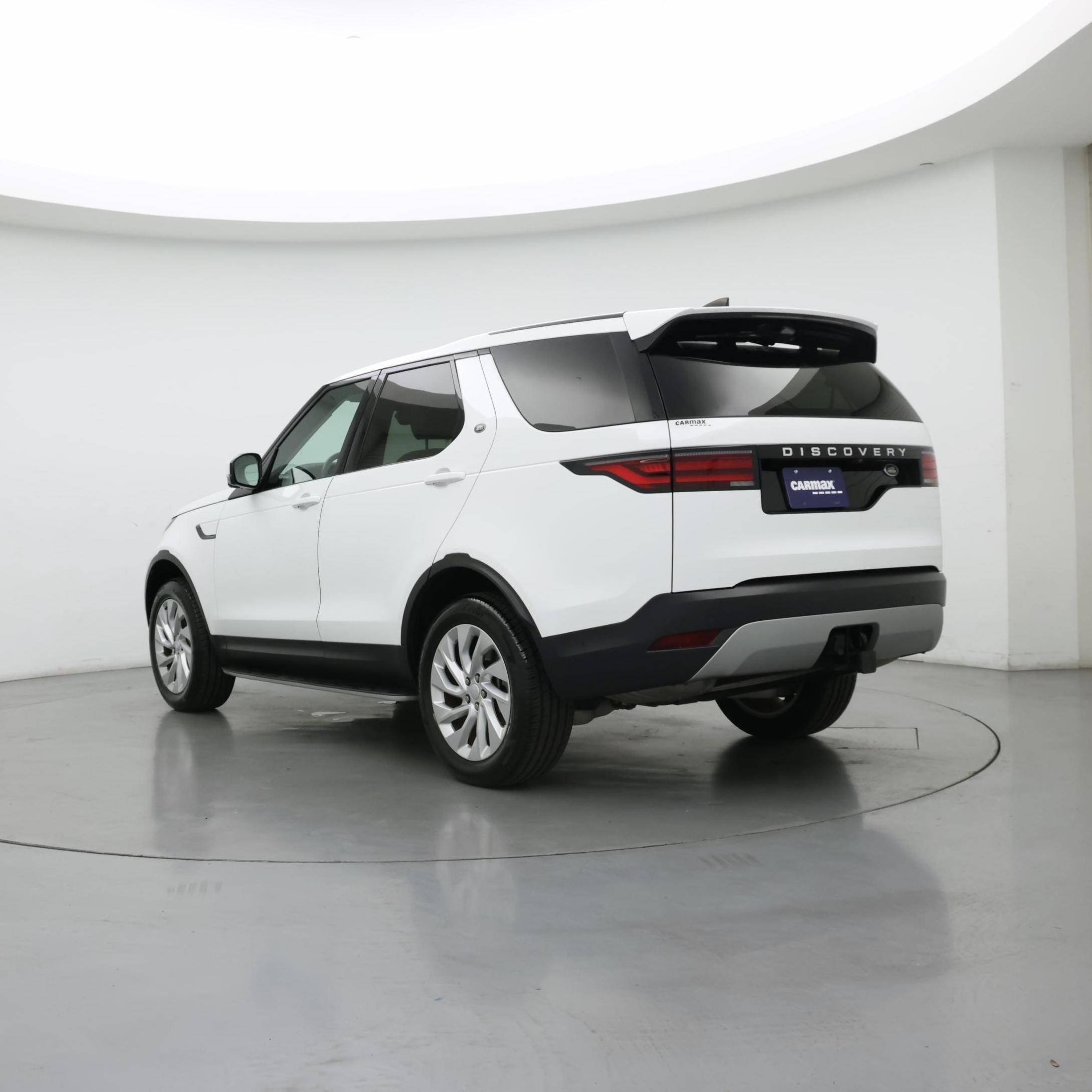 Thumbnail: 2023 Land Rover Discovery - 2