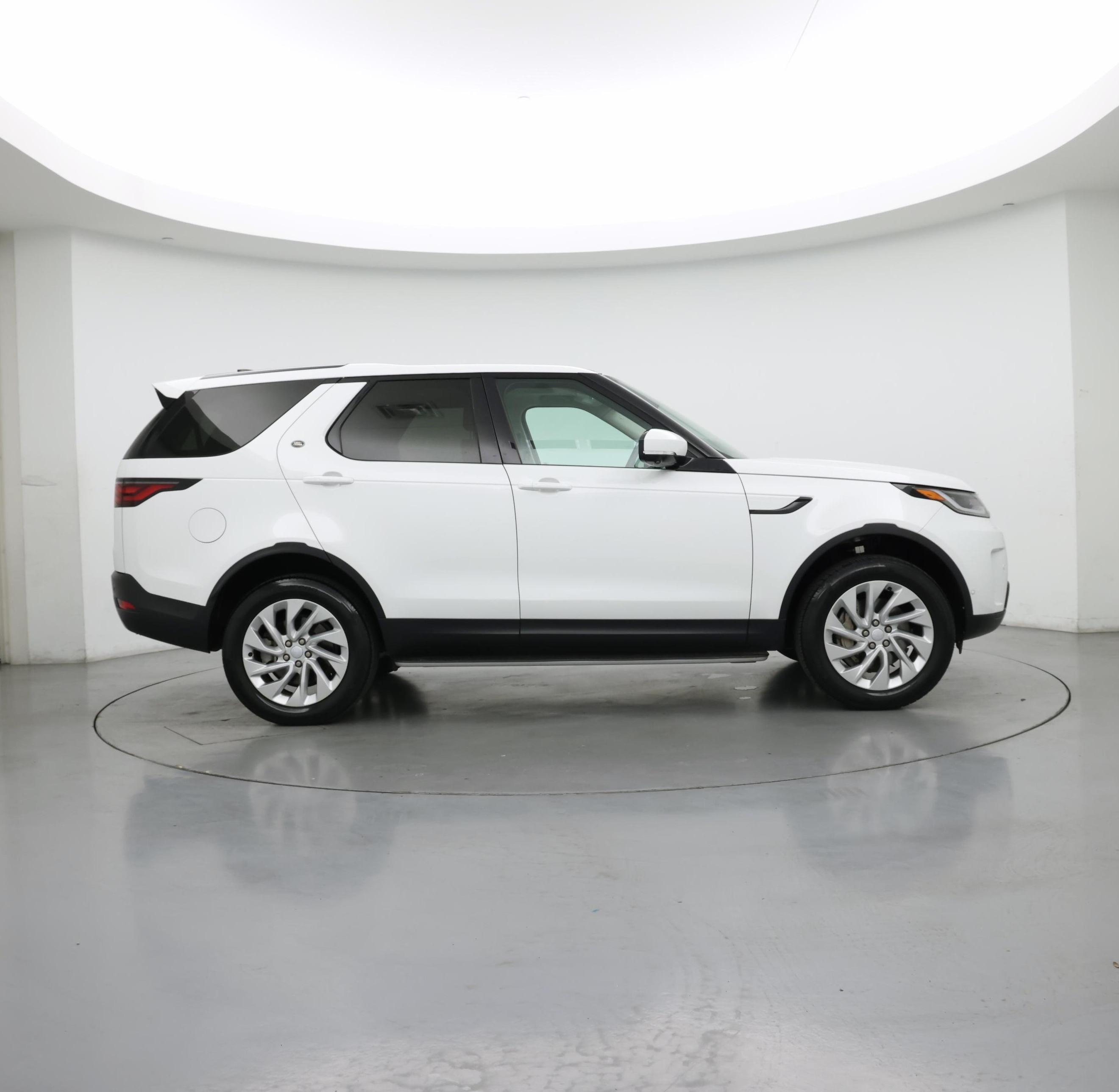 Thumbnail: 2023 Land Rover Discovery - 7