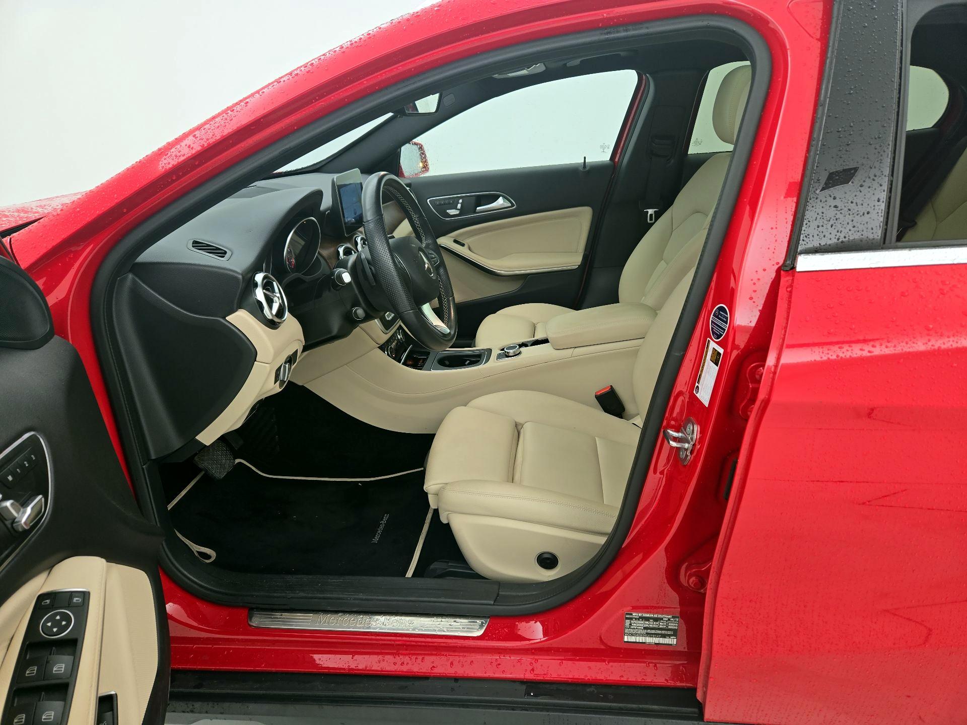 Thumbnail: 2019 Mercedes-Benz GLA - 11