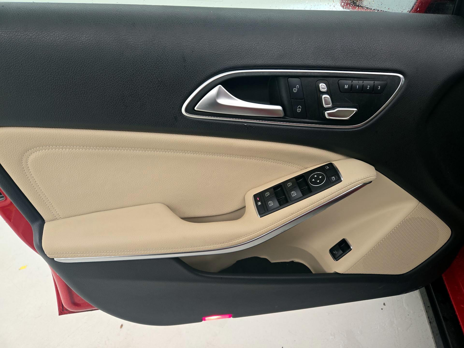 Thumbnail: 2019 Mercedes-Benz GLA - 12