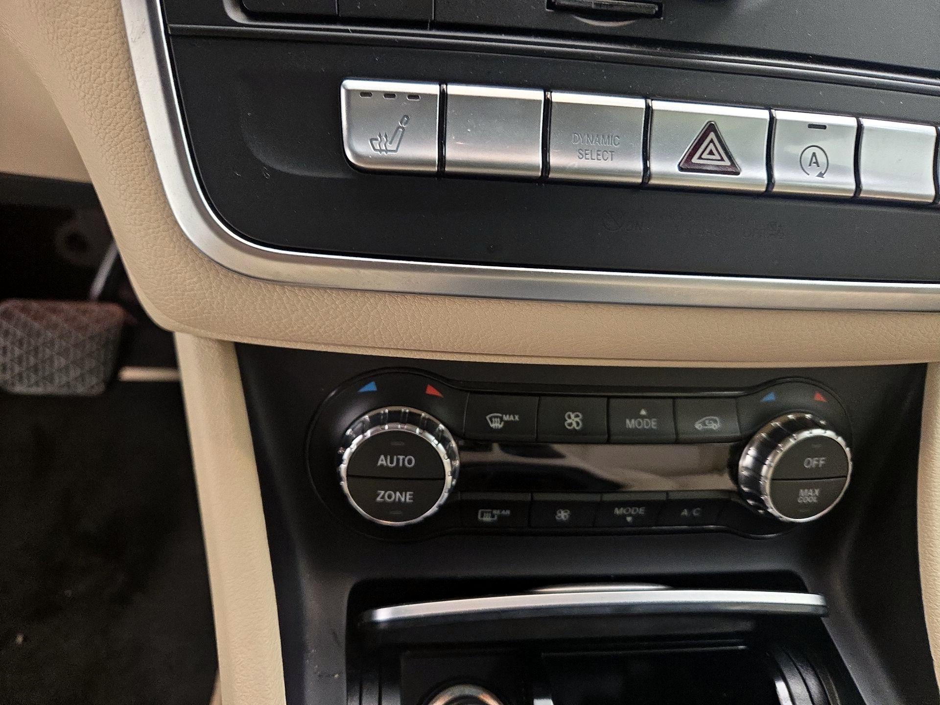 Thumbnail: 2019 Mercedes-Benz GLA - 17