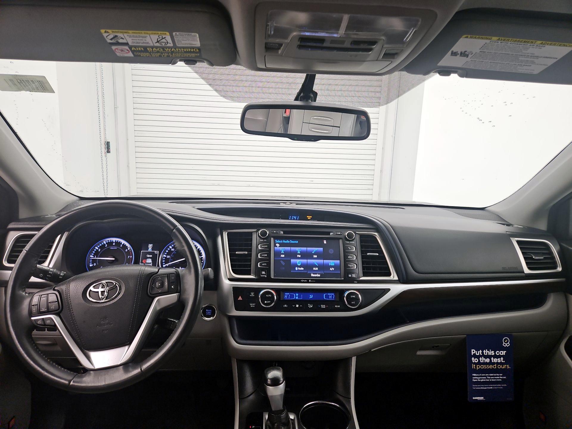 Thumbnail: 2015 Toyota Highlander - 9