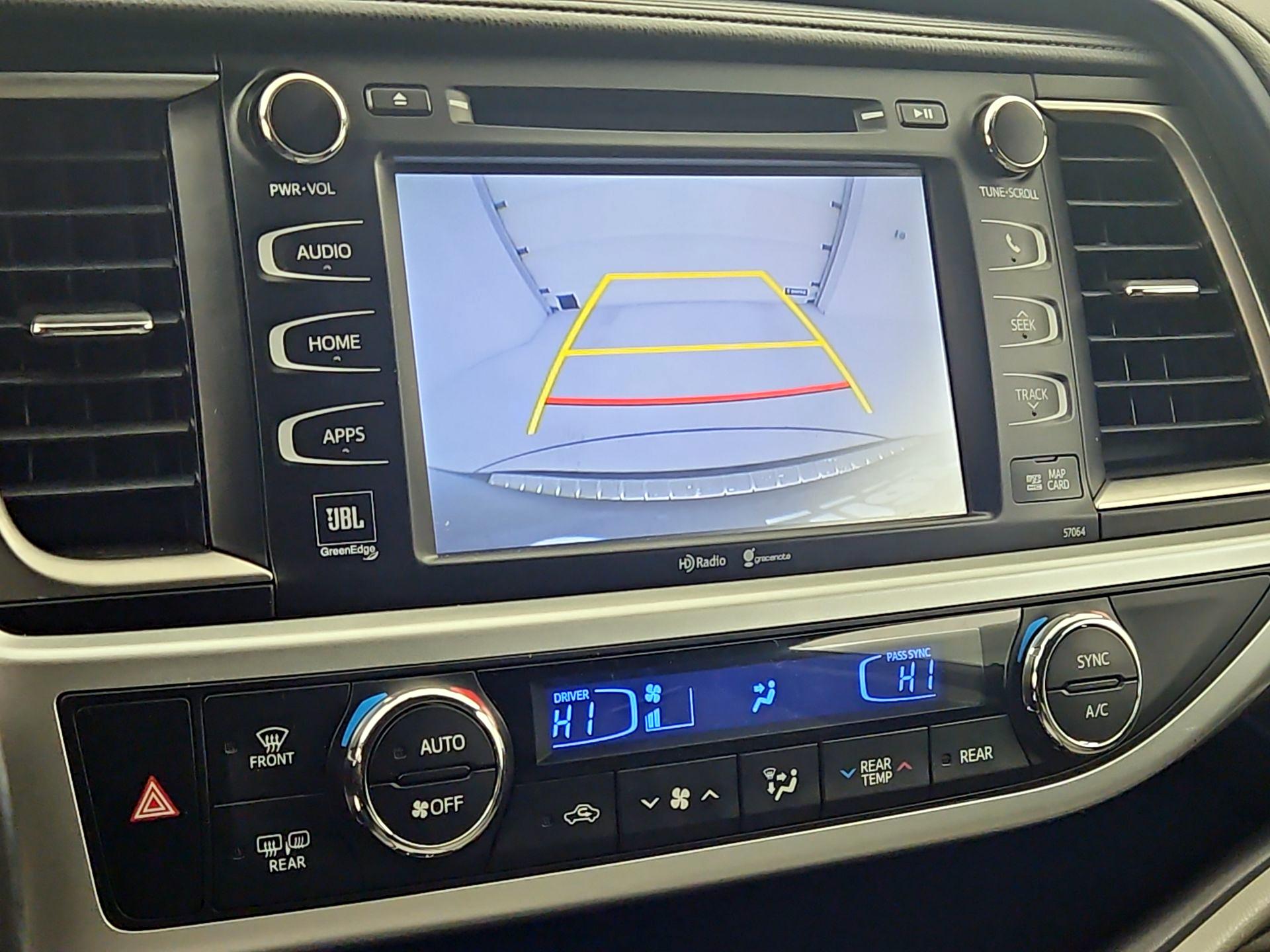 Thumbnail: 2015 Toyota Highlander - 14