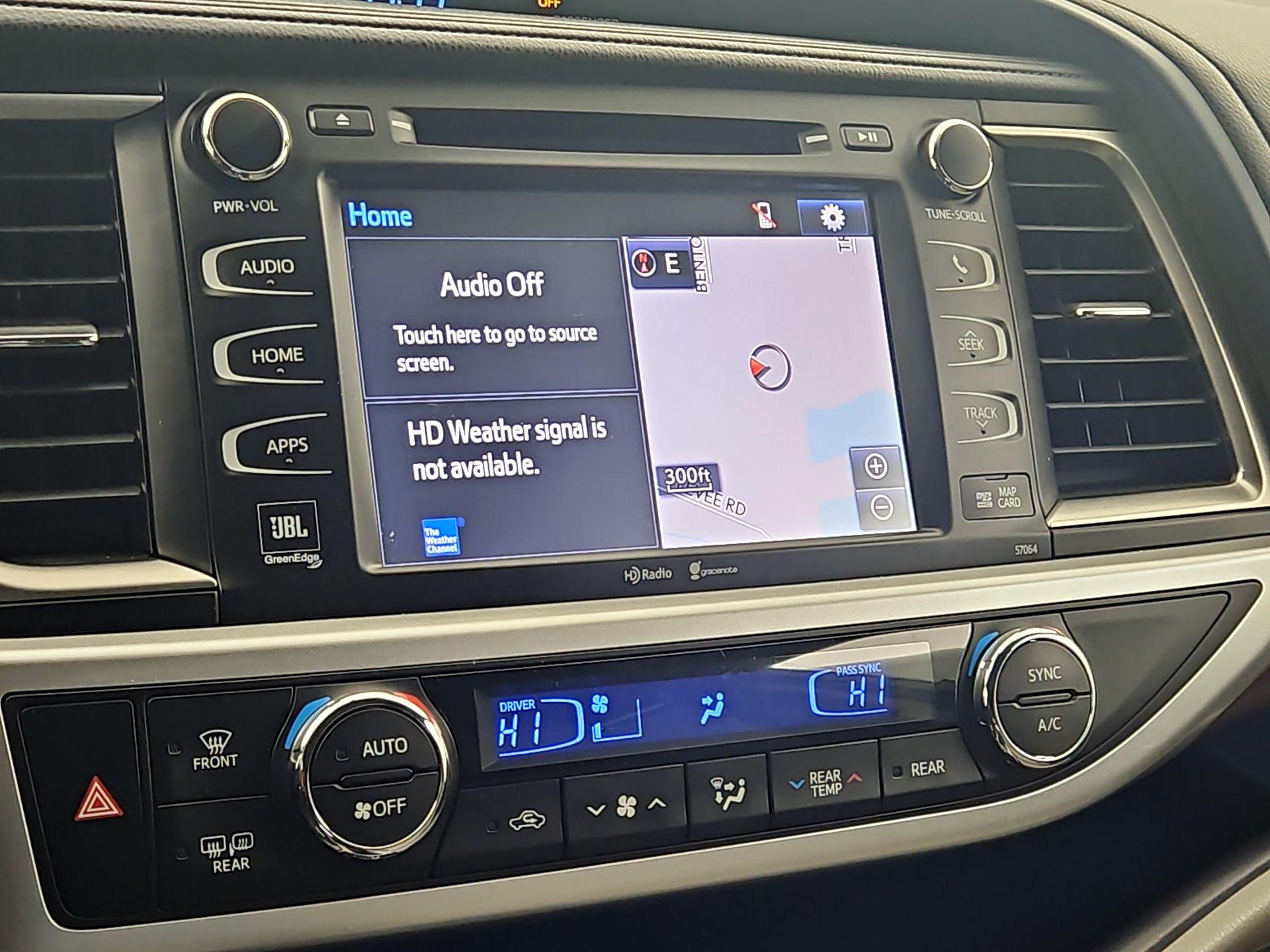 Thumbnail: 2015 Toyota Highlander - 15