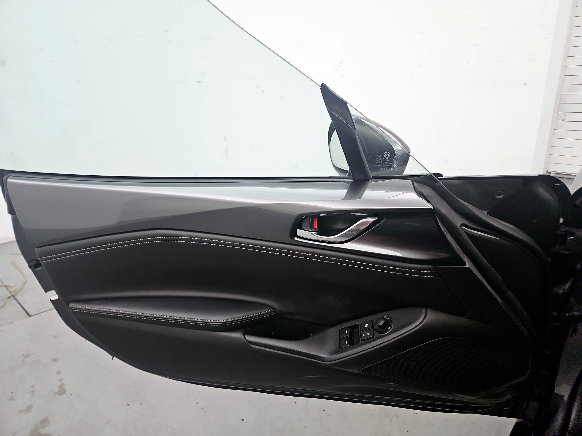 Thumbnail: 2021 Mazda MX-5 Miata - 12