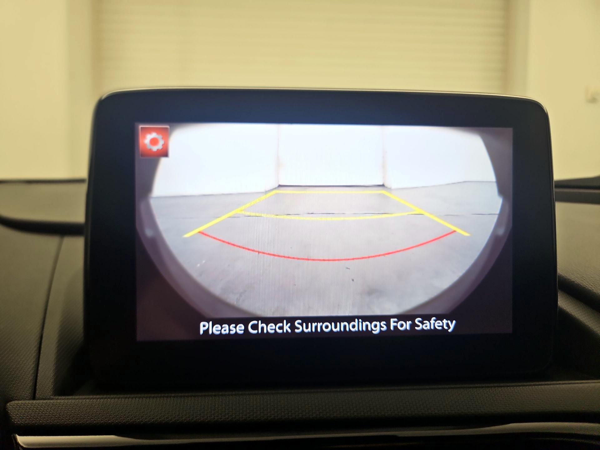 Thumbnail: 2021 Mazda MX-5 Miata - 15