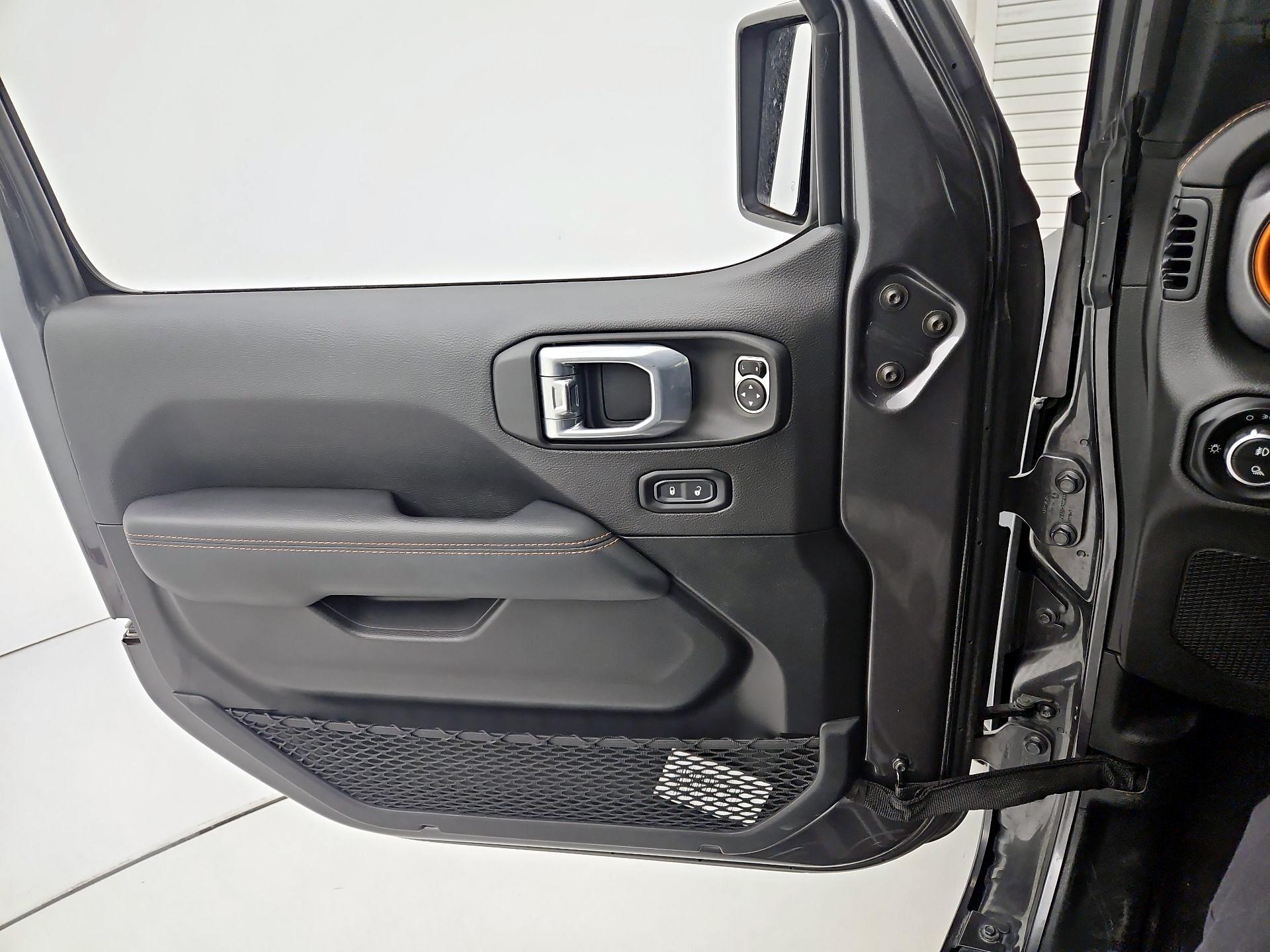 Thumbnail: 2021 Jeep Gladiator - 12