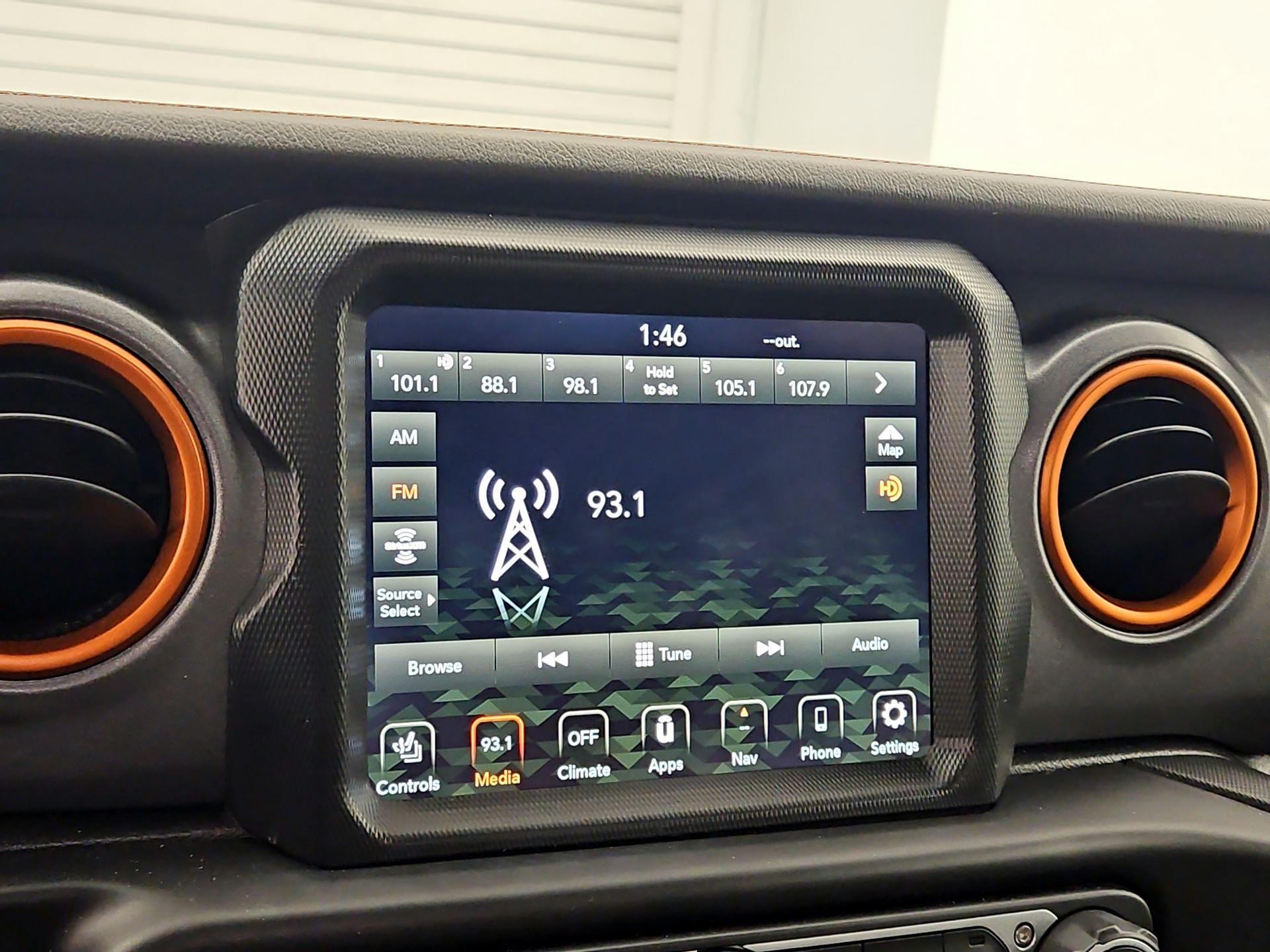 Thumbnail: 2021 Jeep Gladiator - 16