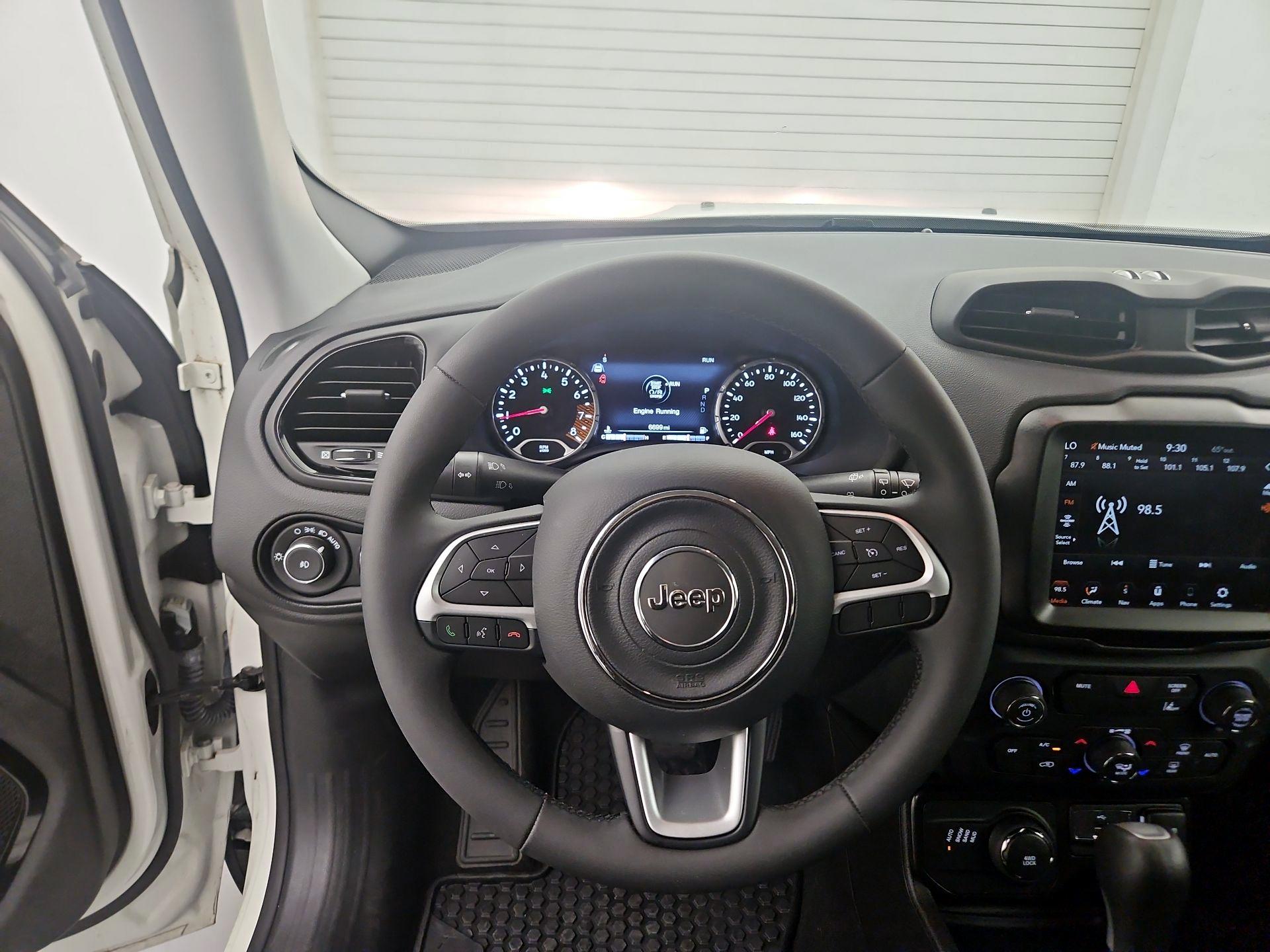 Thumbnail: 2023 Jeep Renegade - 10