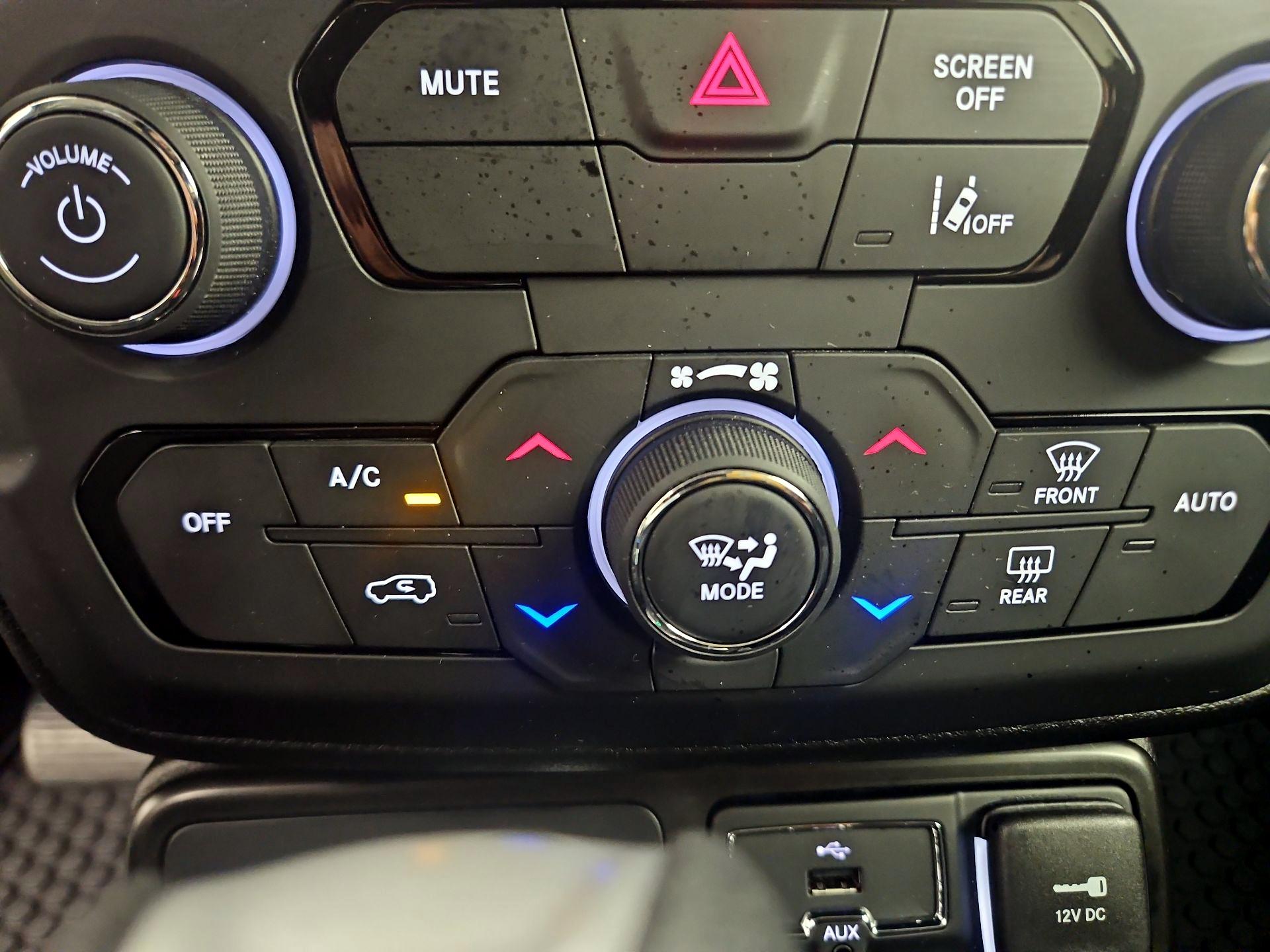 Thumbnail: 2023 Jeep Renegade - 16