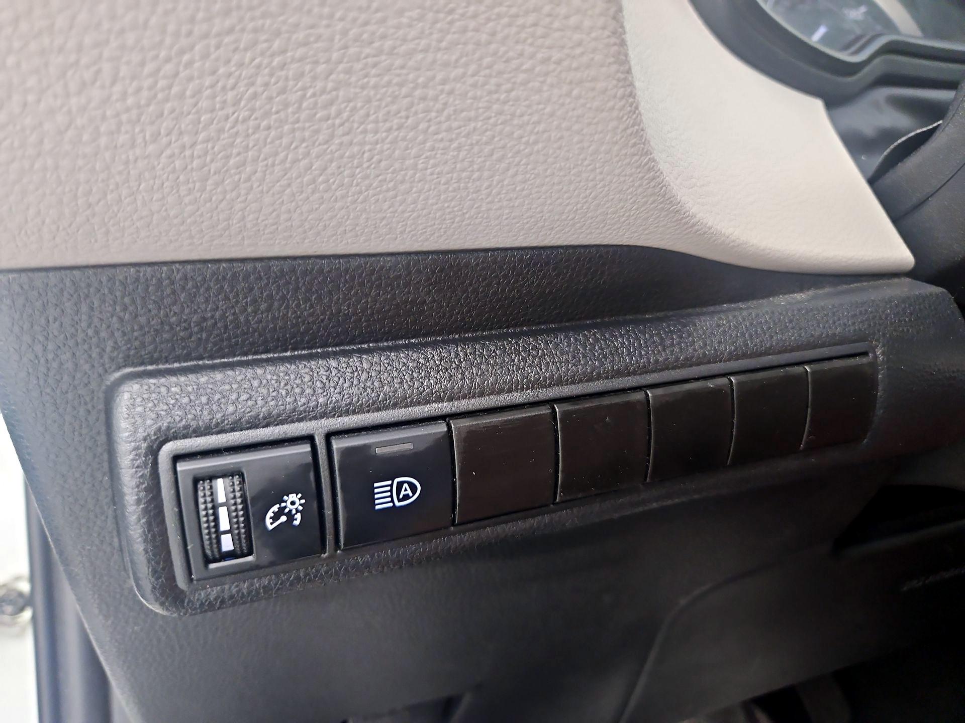 Thumbnail: 2021 Toyota Corolla - 13