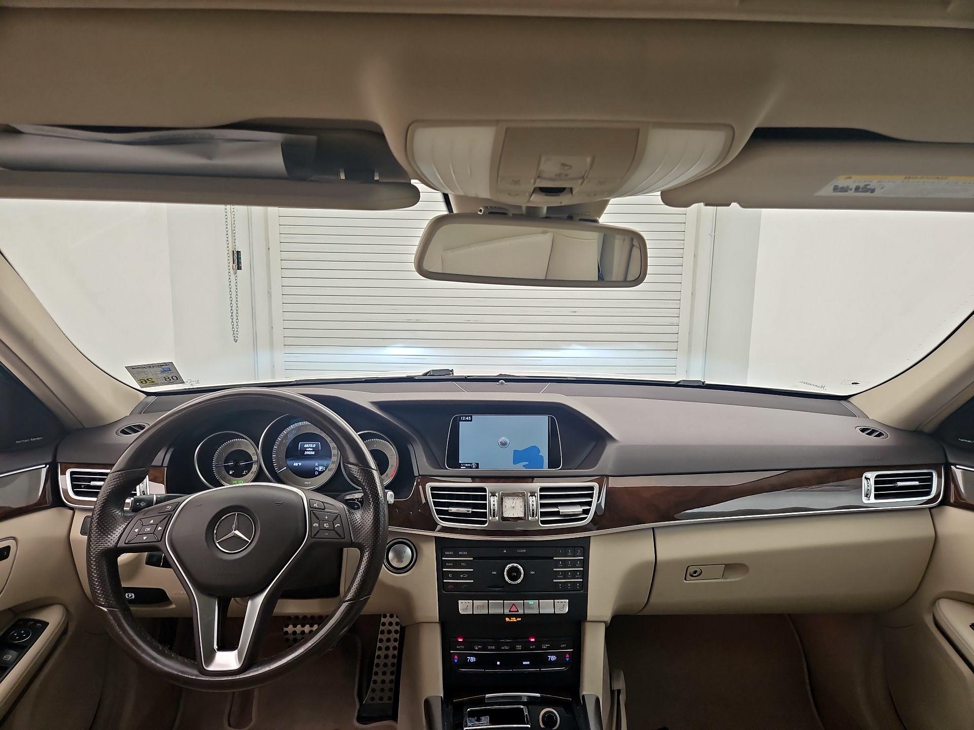 Thumbnail: 2016 Mercedes-Benz E-Class - 9