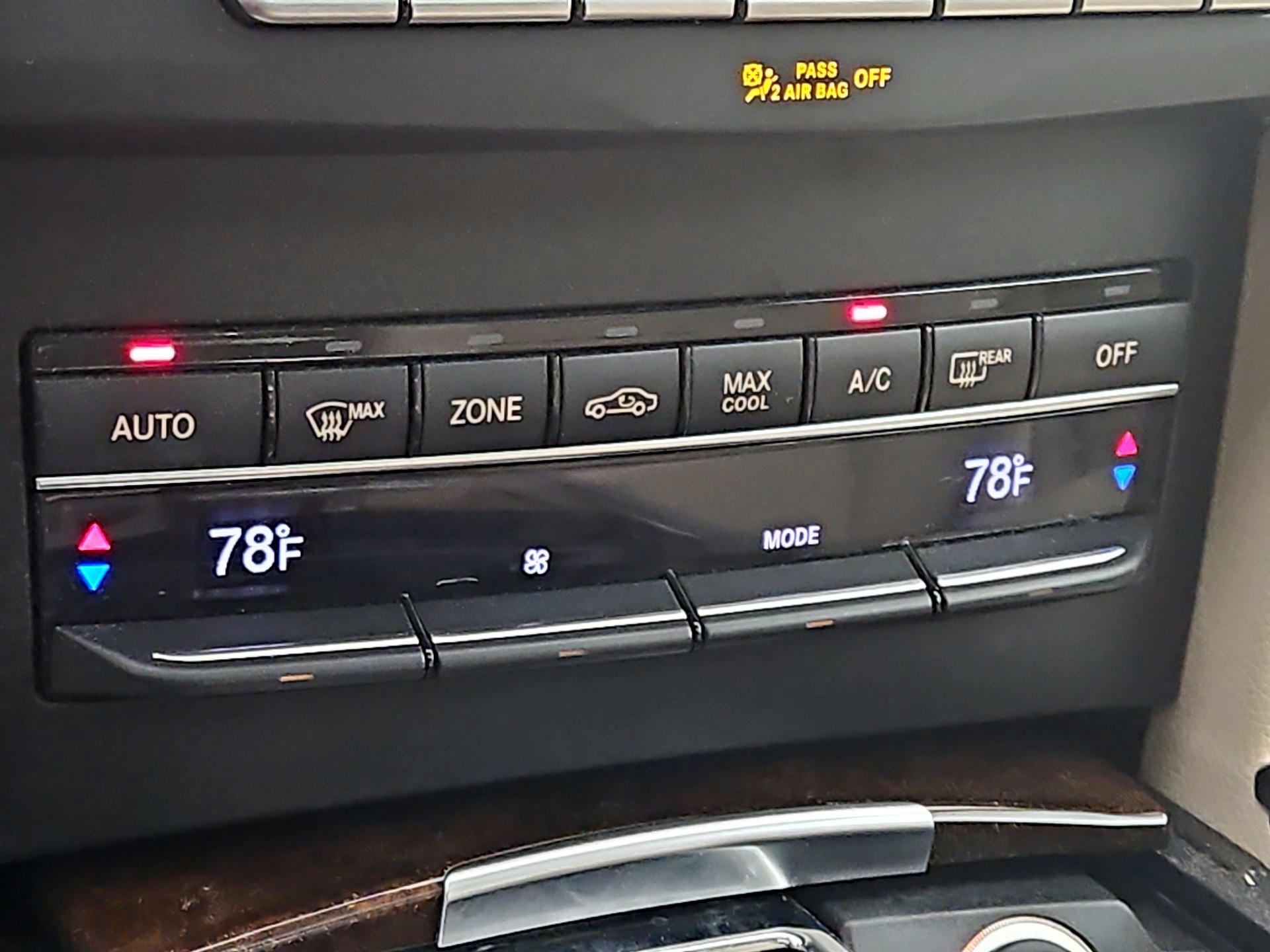 Thumbnail: 2016 Mercedes-Benz E-Class - 17