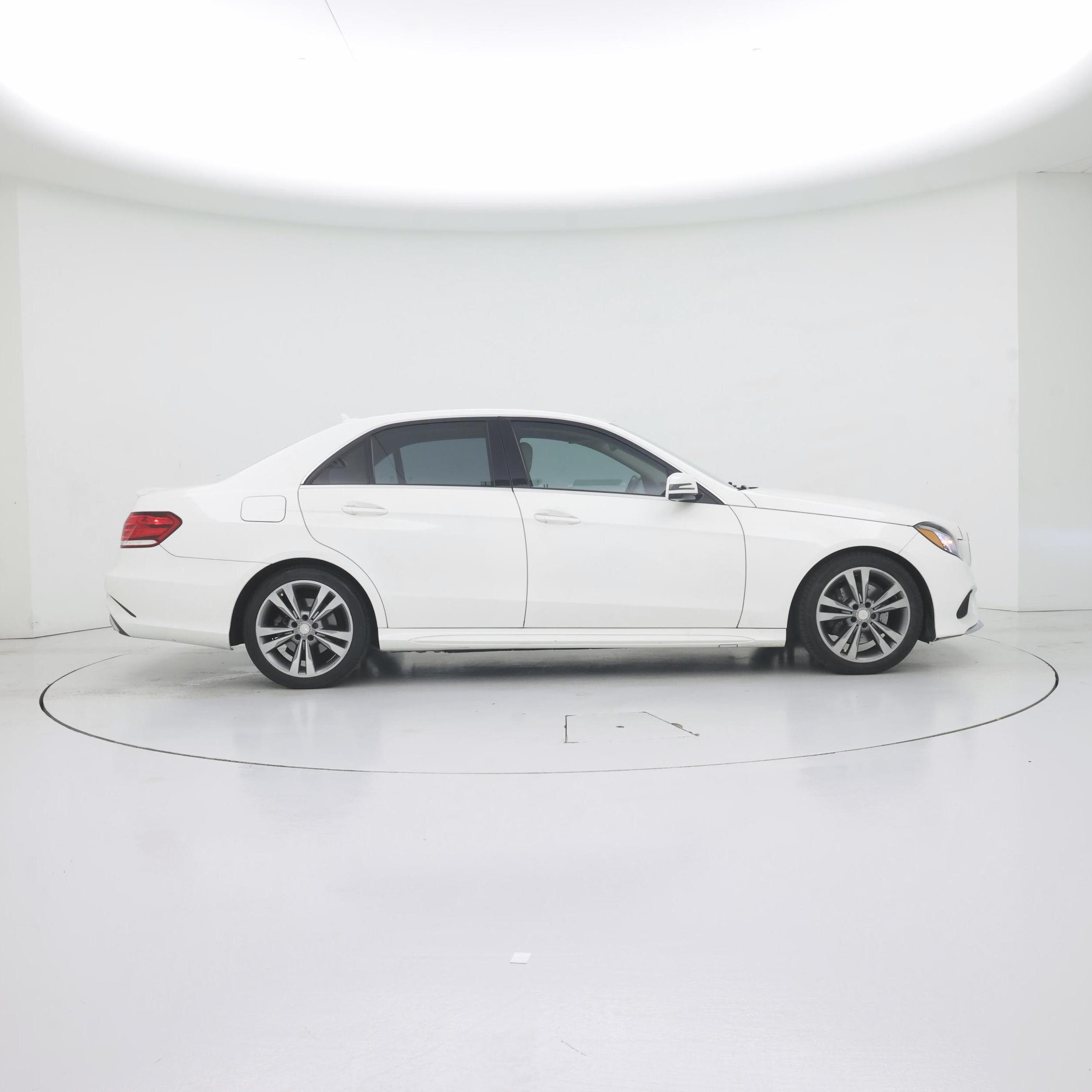 Thumbnail: 2016 Mercedes-Benz E-Class - 7