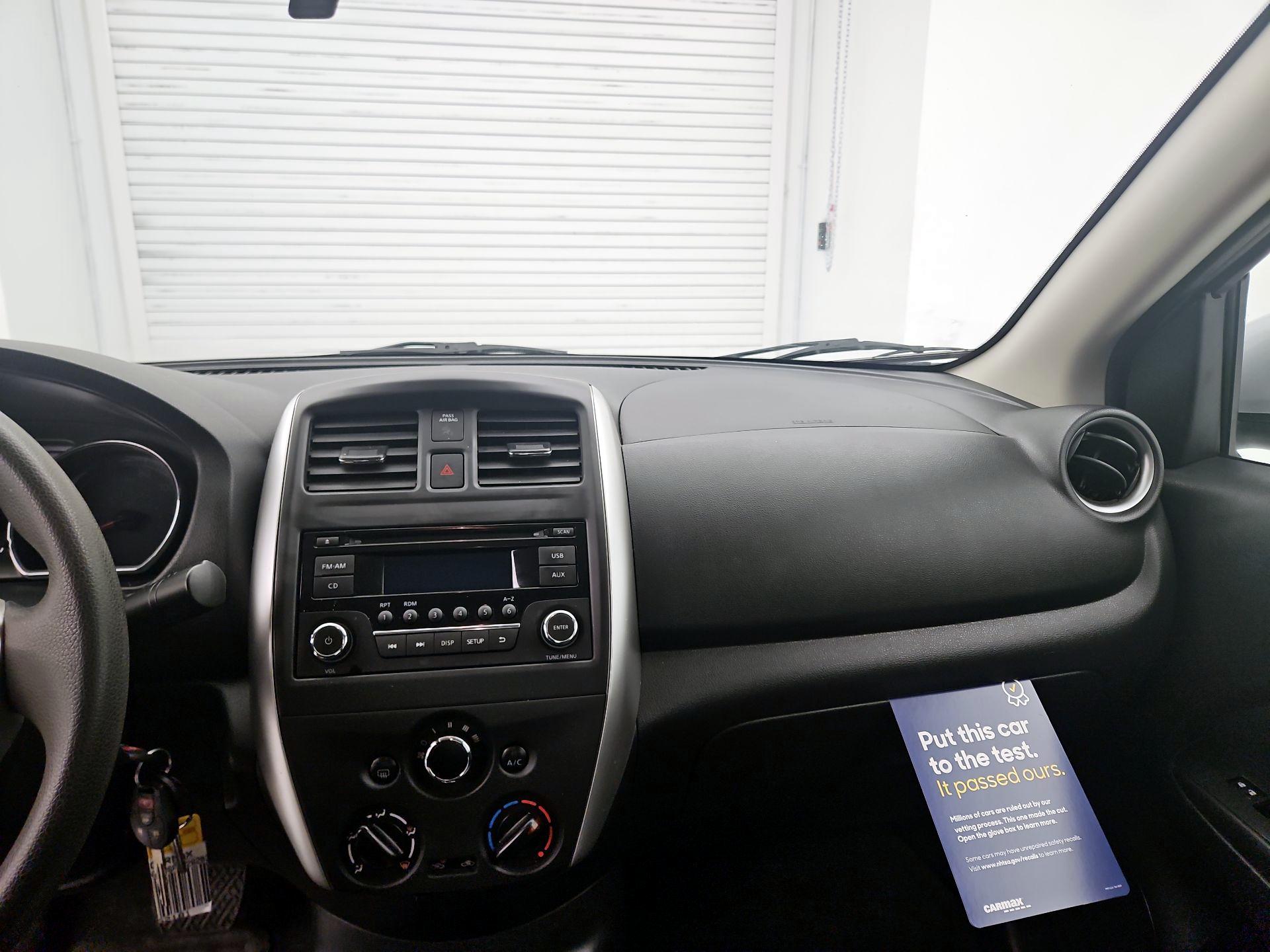 Thumbnail: 2015 Nissan Versa - 9