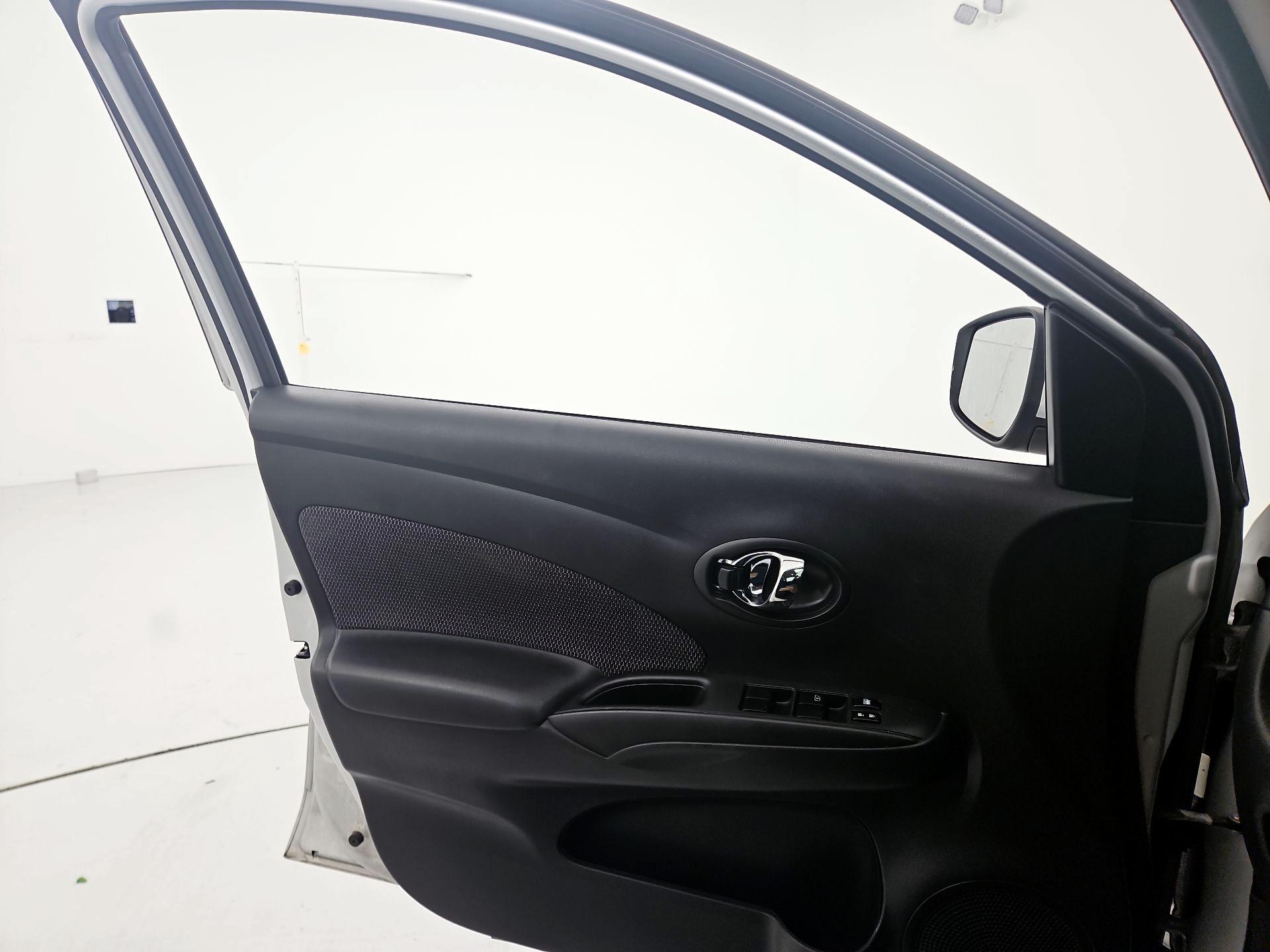 Thumbnail: 2015 Nissan Versa - 12