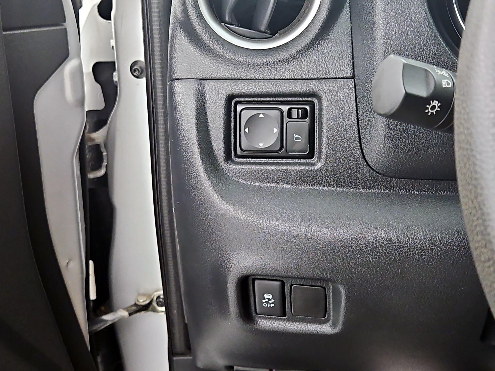 Thumbnail: 2015 Nissan Versa - 13