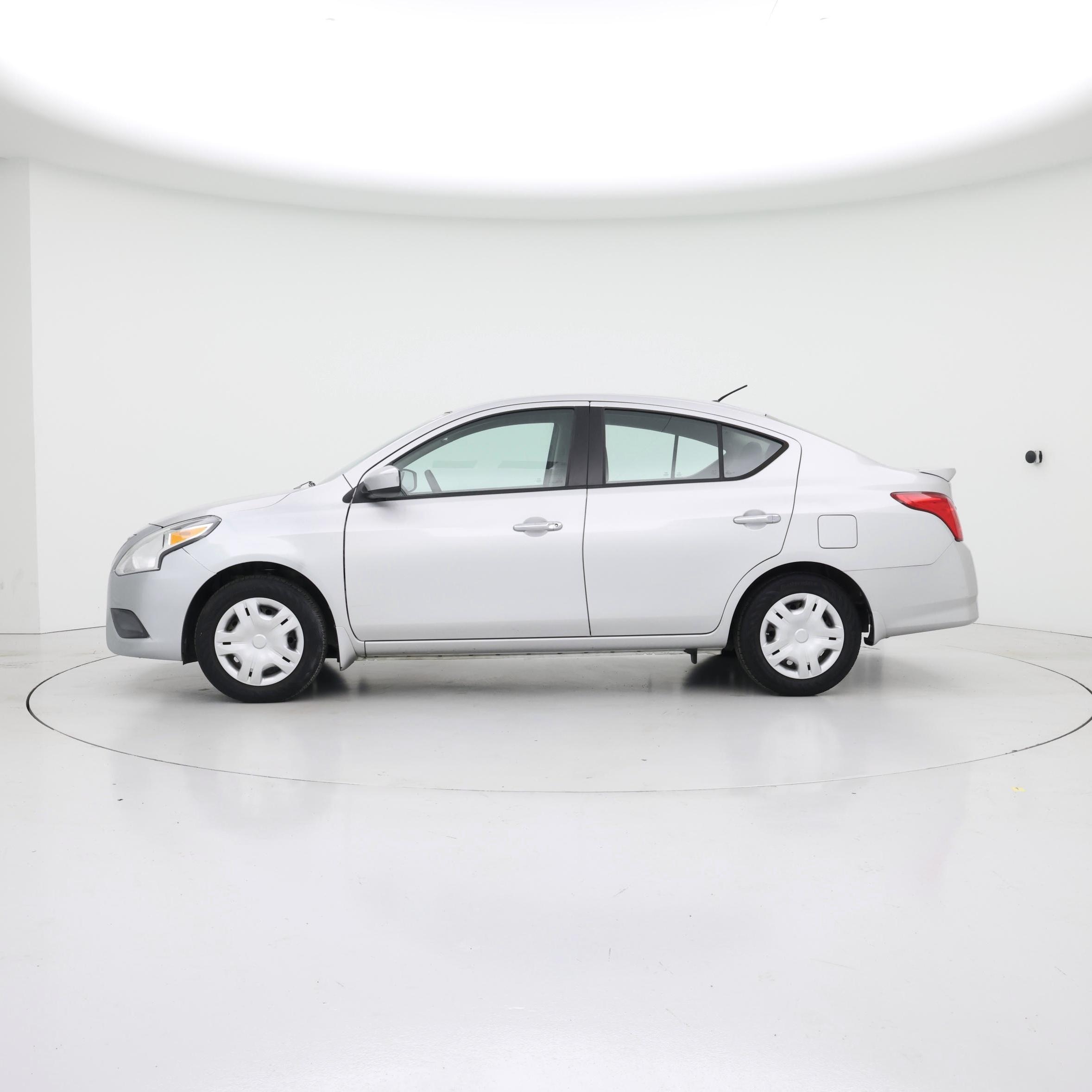 Thumbnail: 2015 Nissan Versa - 3