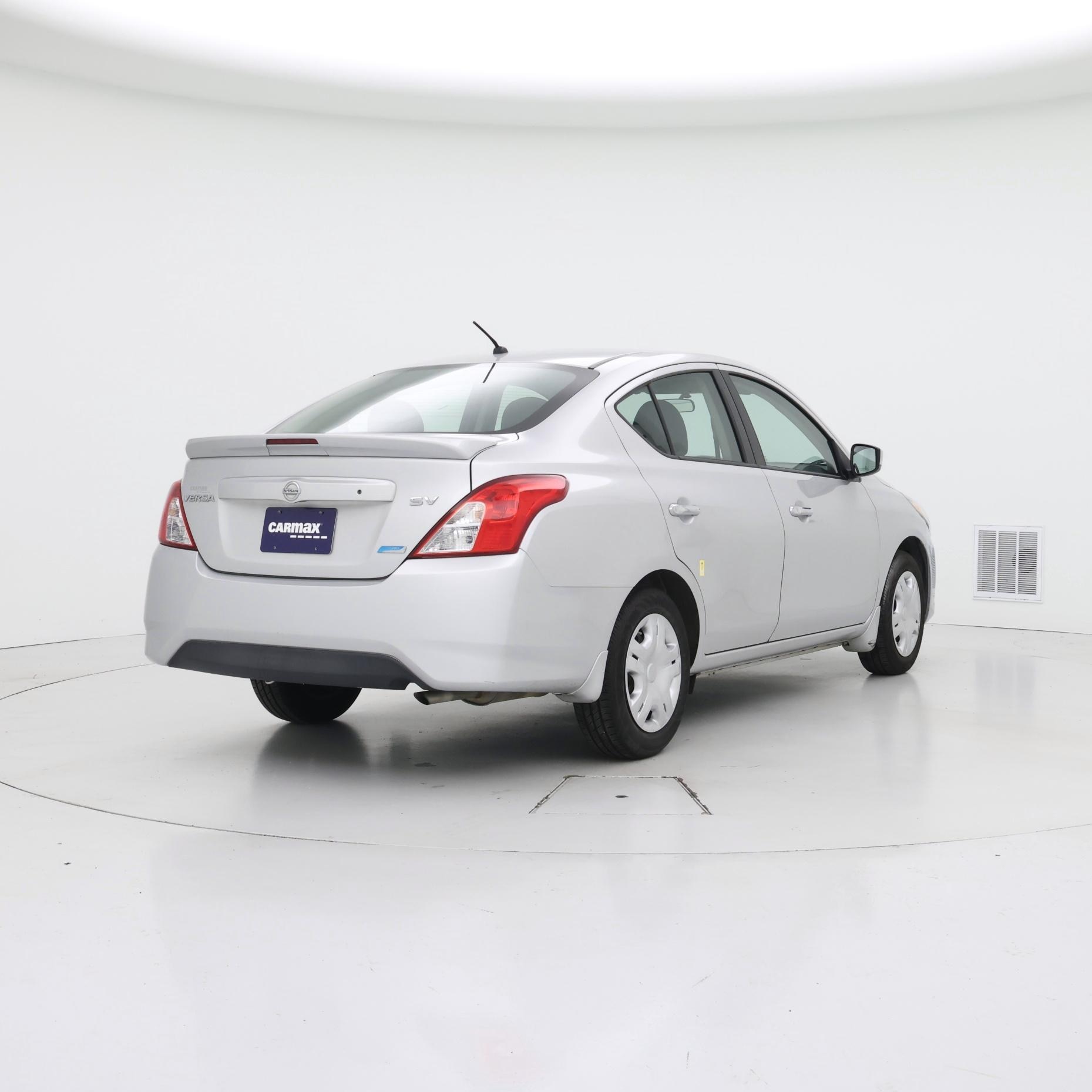 Thumbnail: 2015 Nissan Versa - 8