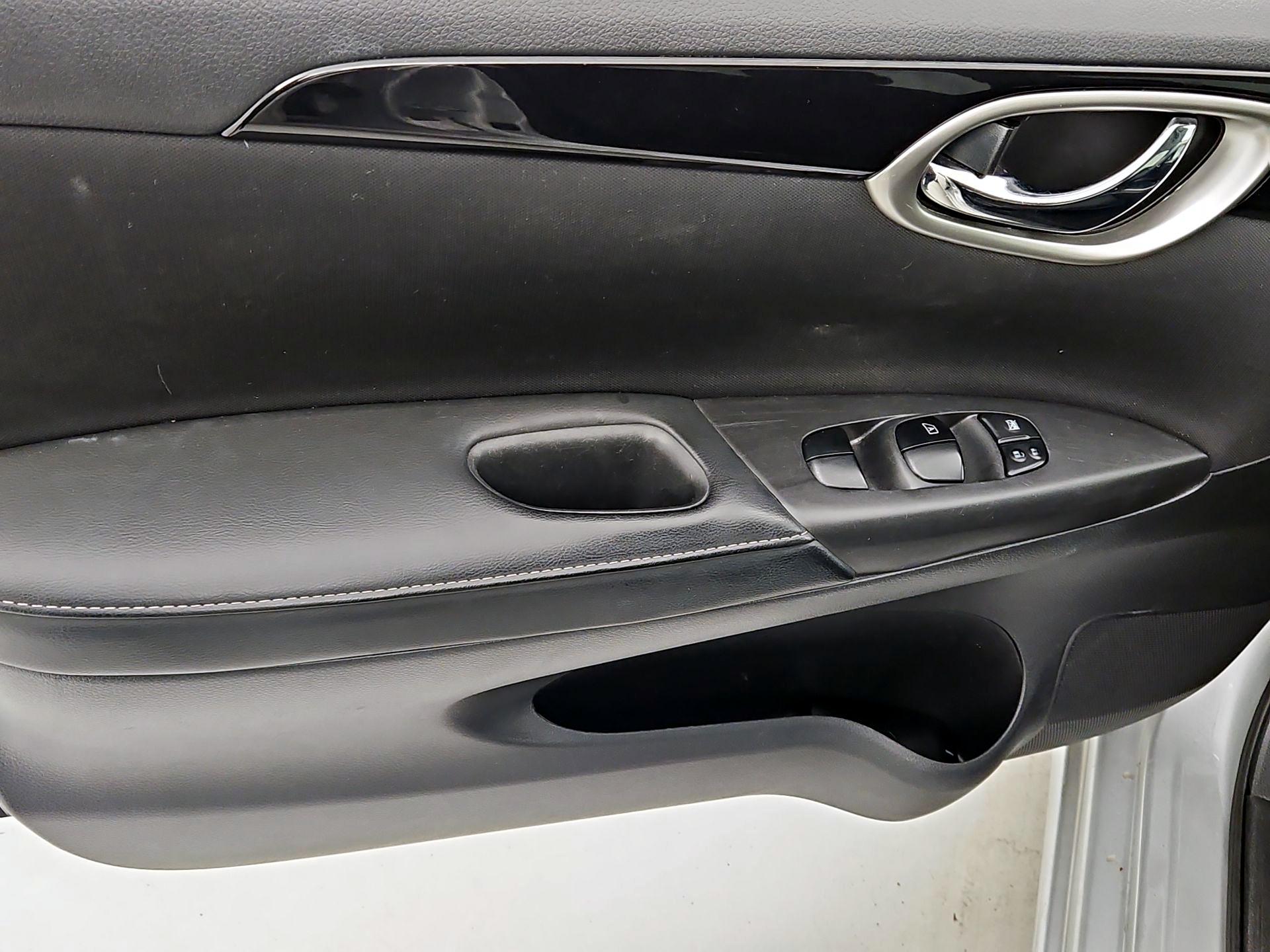 Thumbnail: 2019 Nissan Sentra - 12