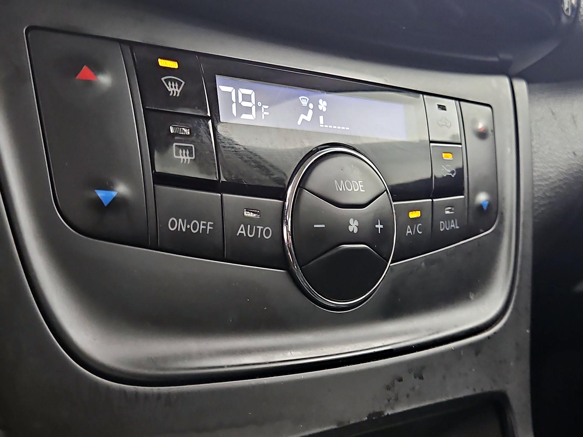 Thumbnail: 2019 Nissan Sentra - 16