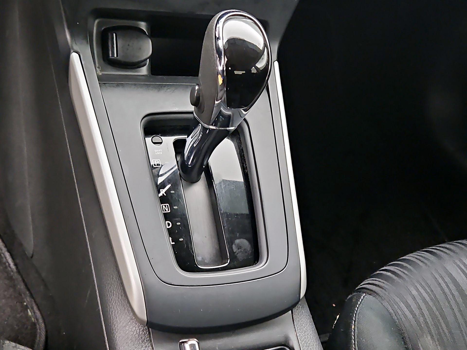 Thumbnail: 2019 Nissan Sentra - 17