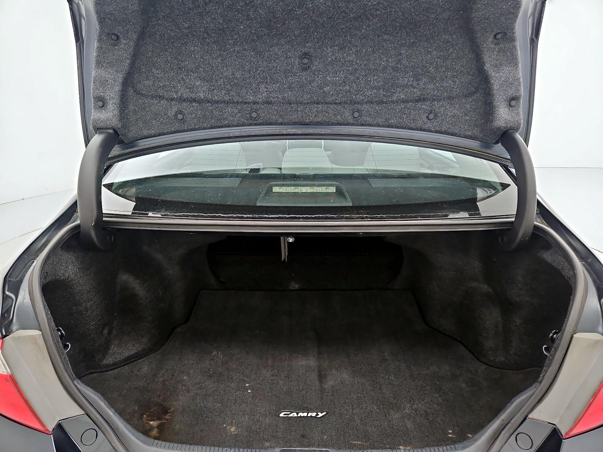 Thumbnail: 2015 Toyota Camry - 20