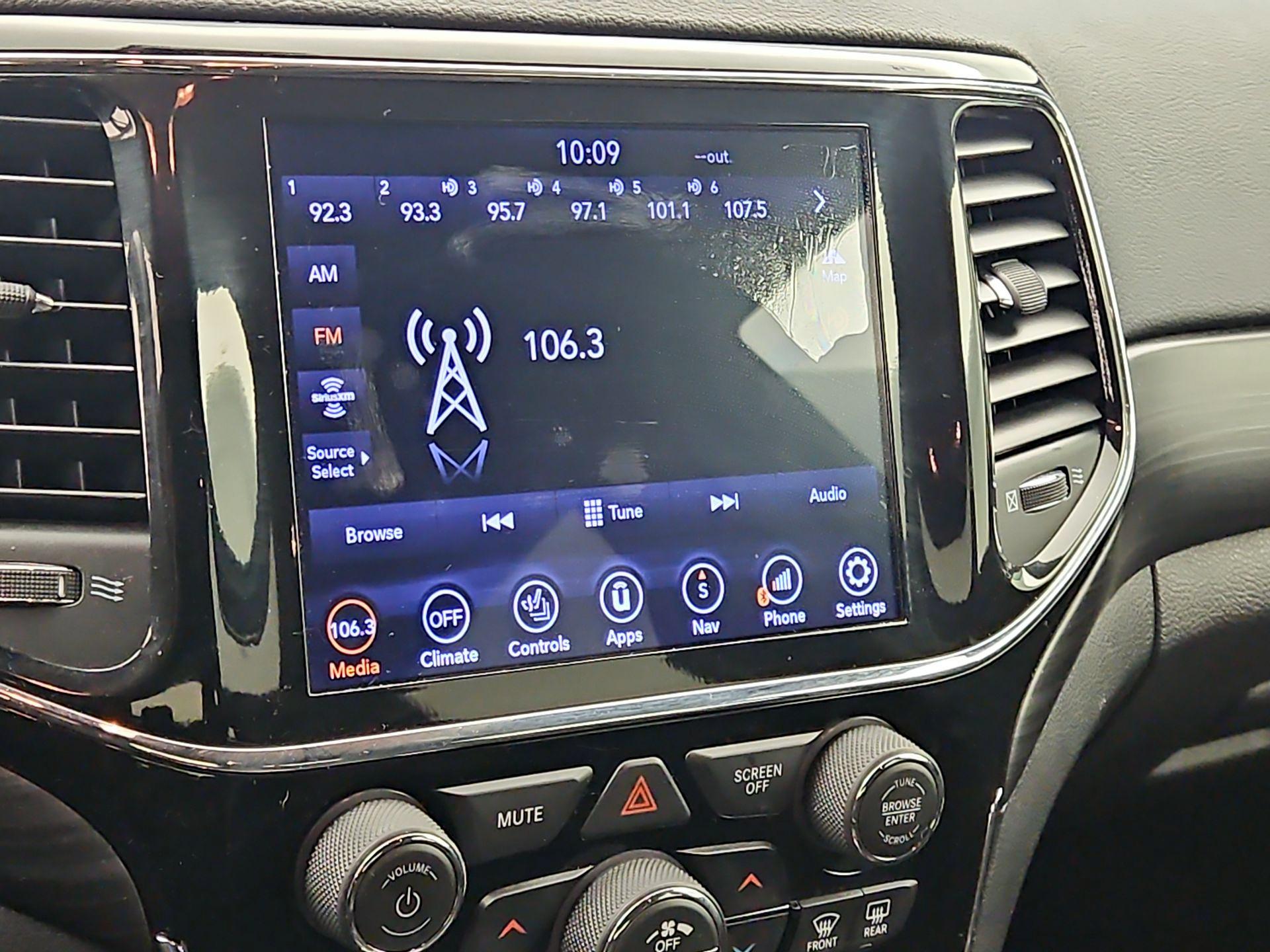 Thumbnail: 2020 Jeep Grand Cherokee - 16