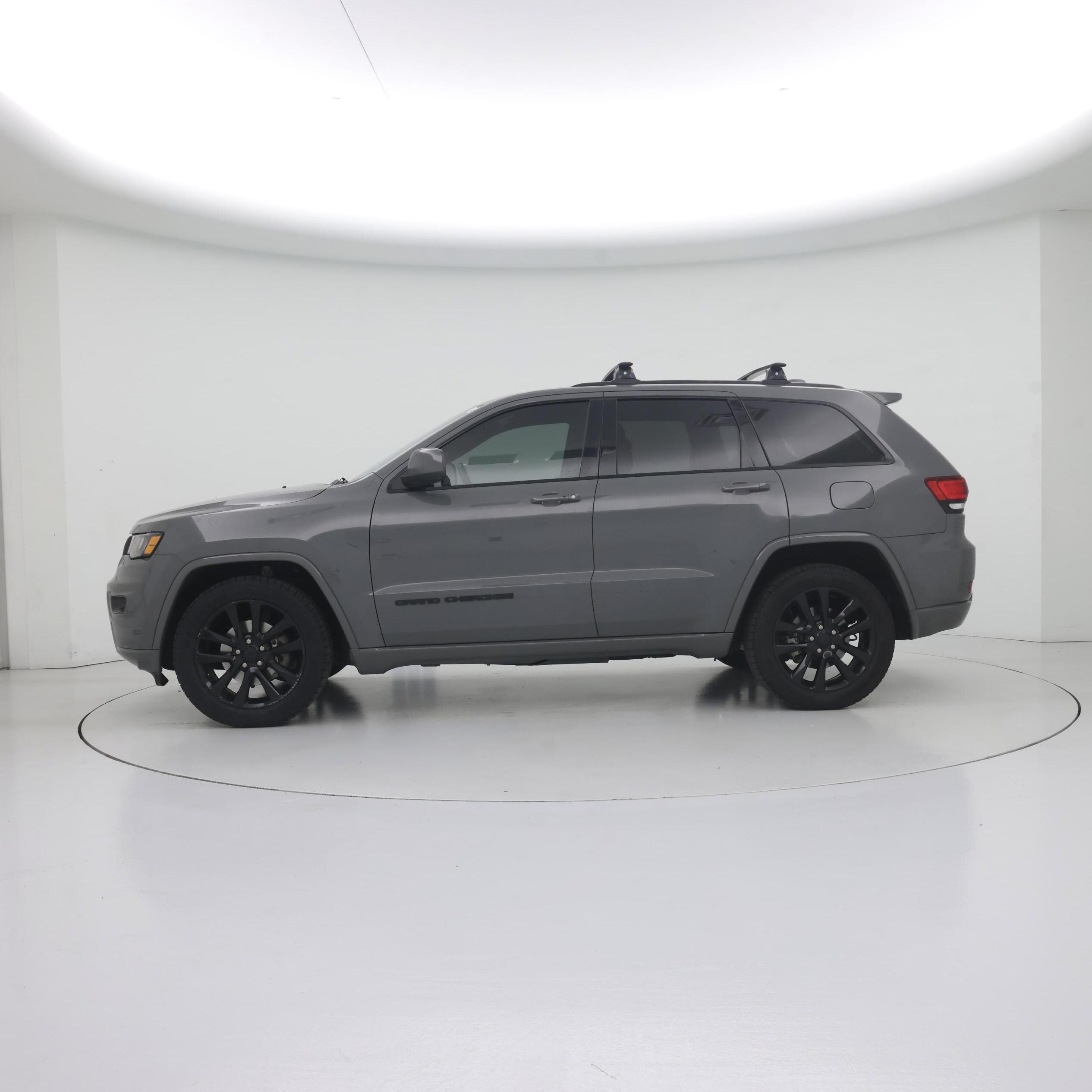 Thumbnail: 2020 Jeep Grand Cherokee - 3