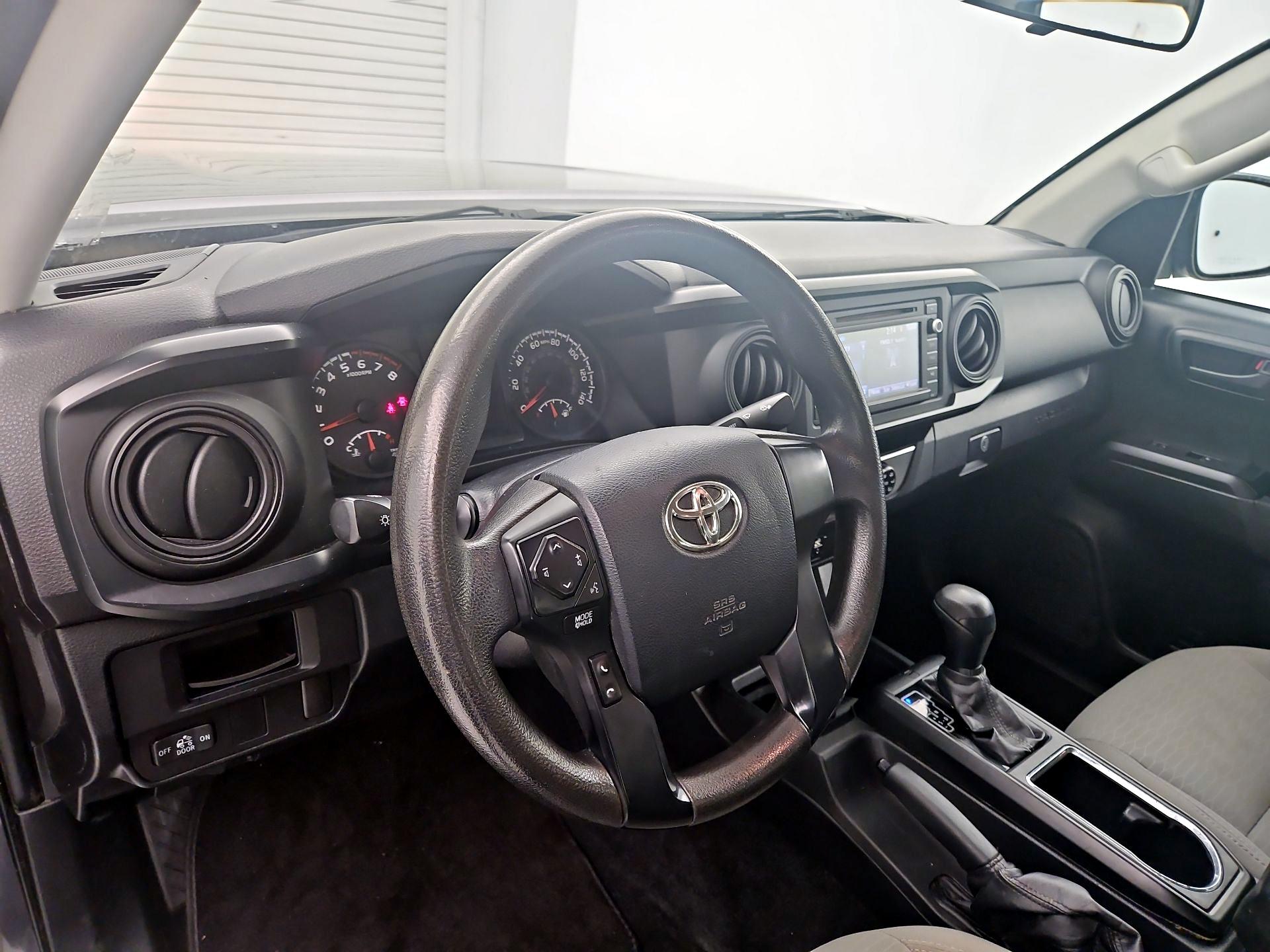 Thumbnail: 2016 Toyota Tacoma - 9