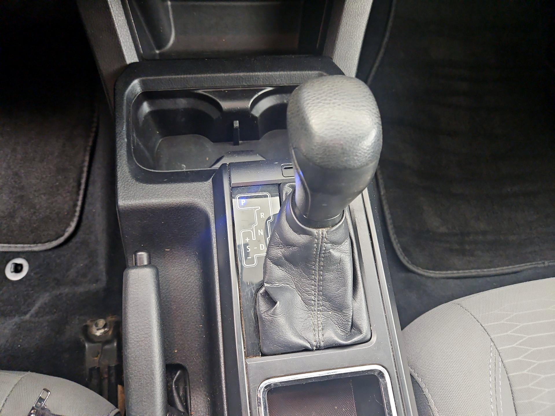 Thumbnail: 2016 Toyota Tacoma - 17