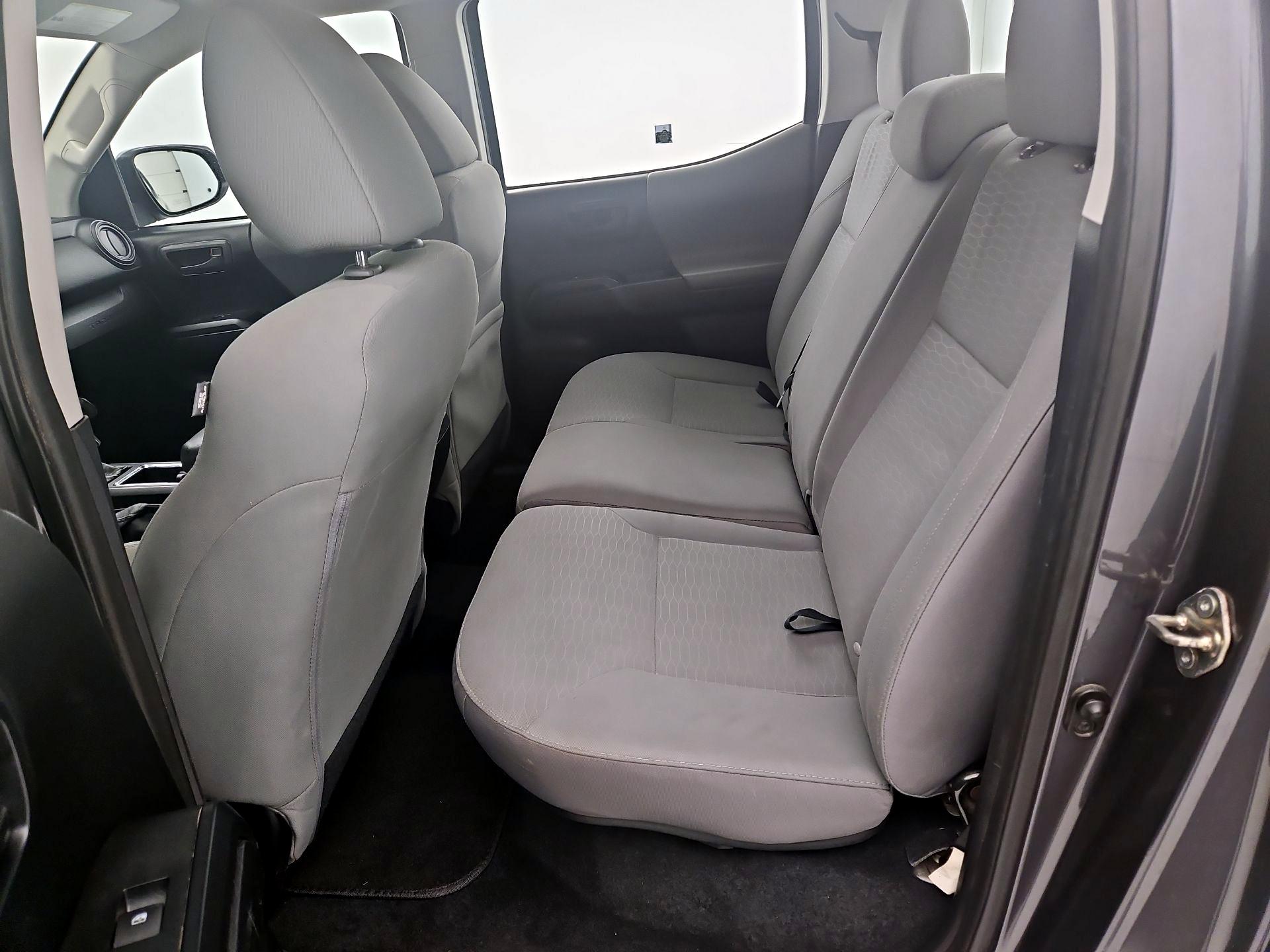 Thumbnail: 2016 Toyota Tacoma - 19