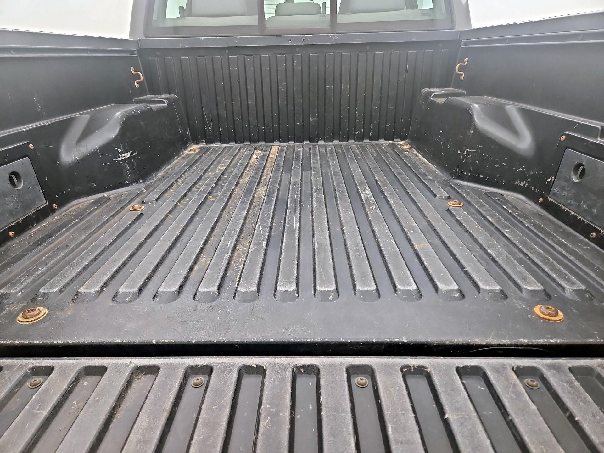 Thumbnail: 2016 Toyota Tacoma - 20