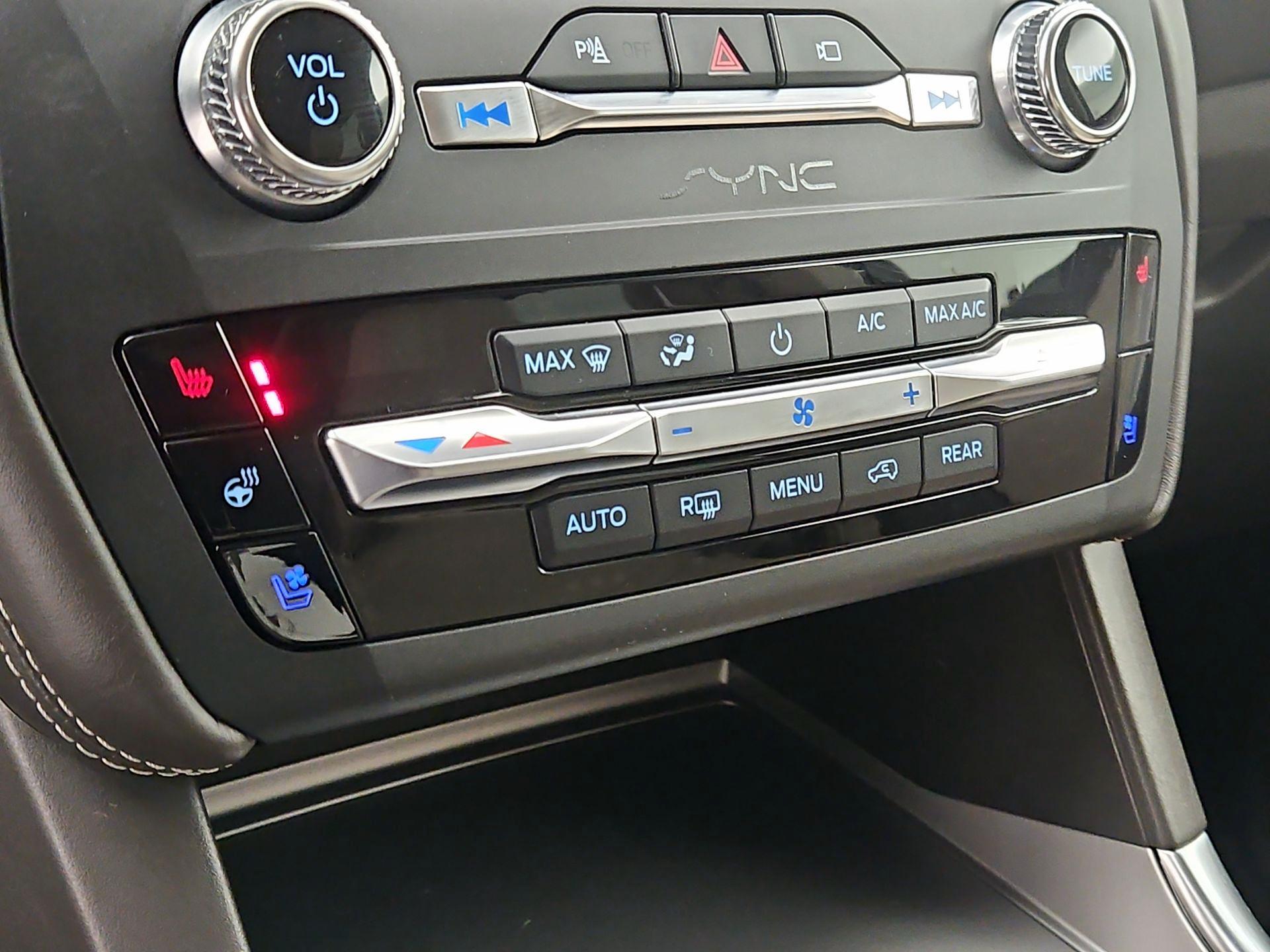 Thumbnail: 2020 Ford Explorer - 17