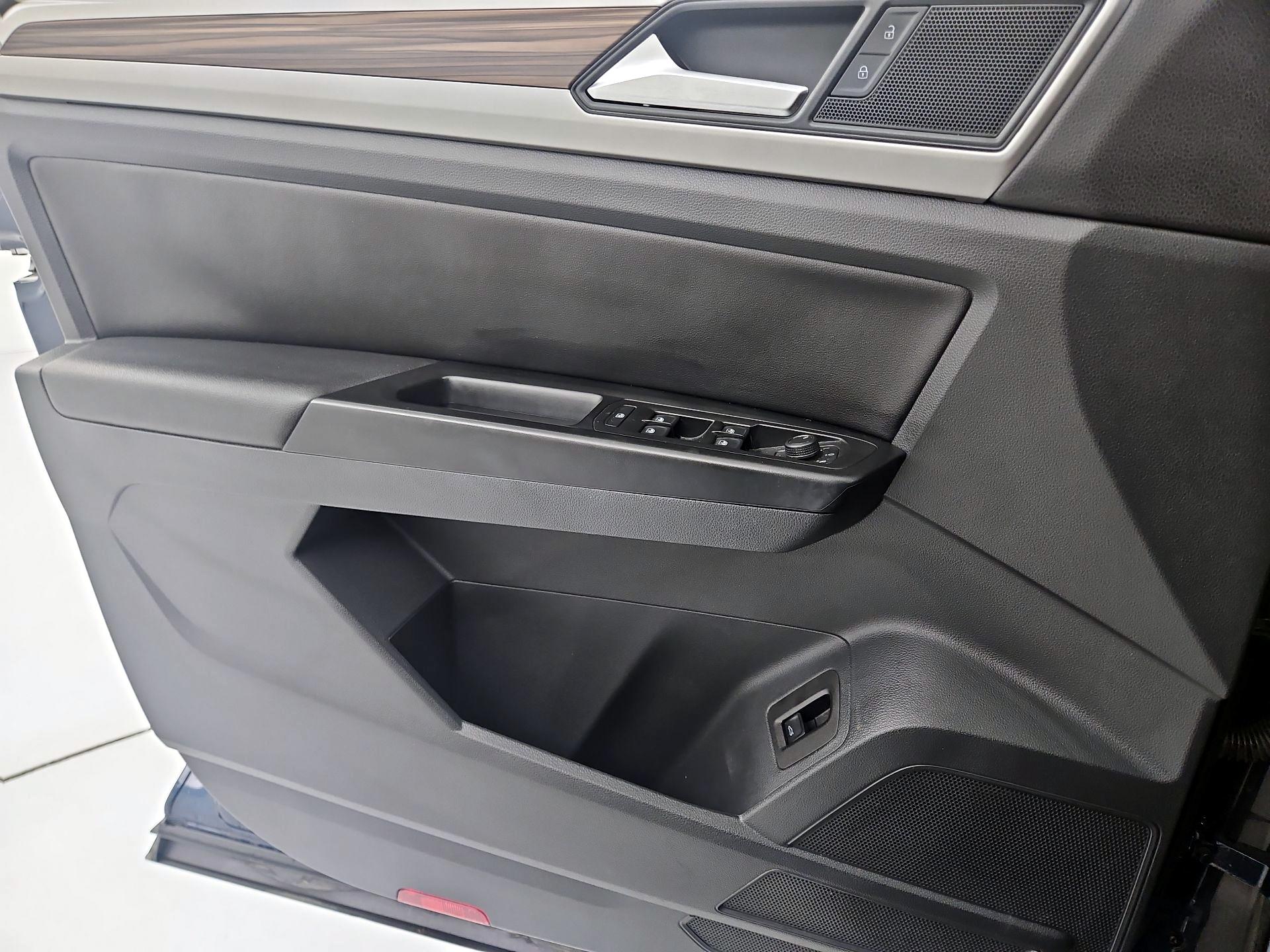 Thumbnail: 2021 Volkswagen Atlas - 12