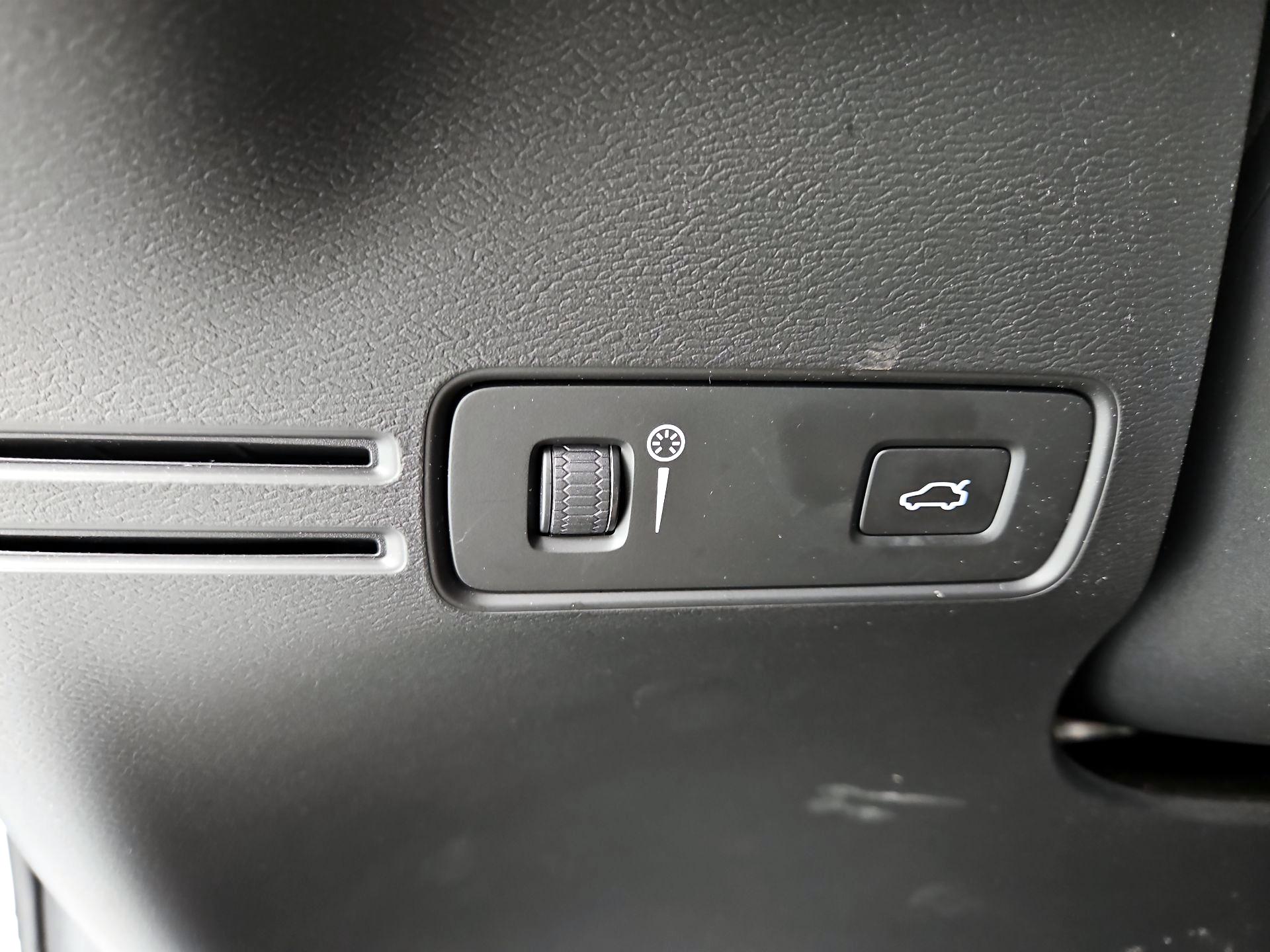 Thumbnail: 2019 Volvo XC40 - 13