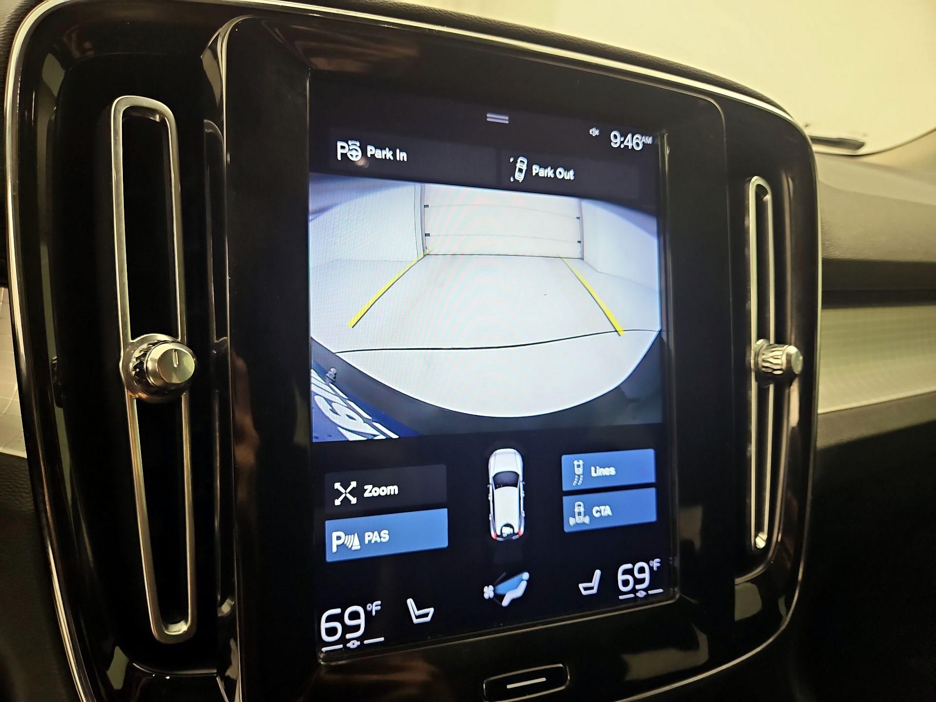 Thumbnail: 2019 Volvo XC40 - 15