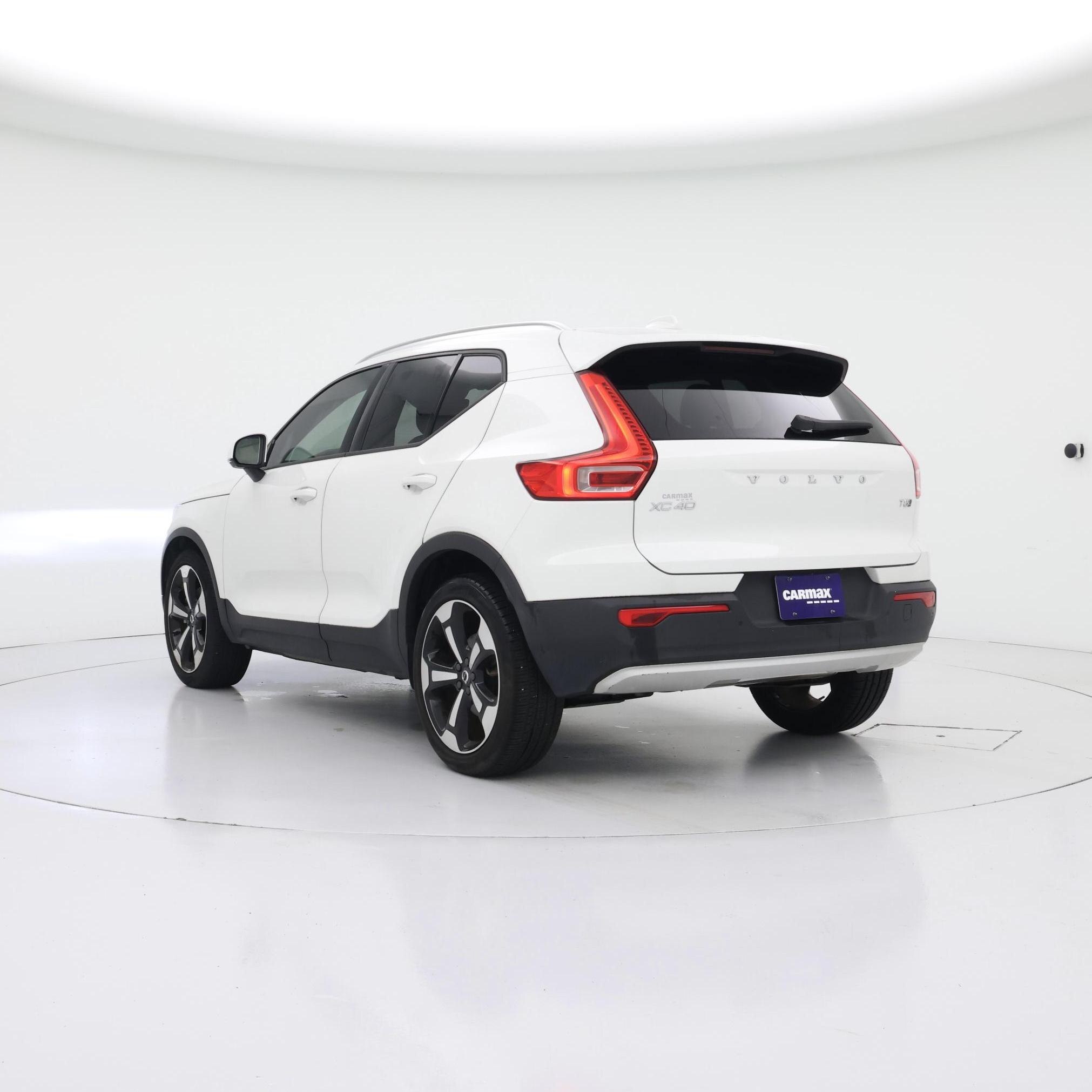 Thumbnail: 2019 Volvo XC40 - 2