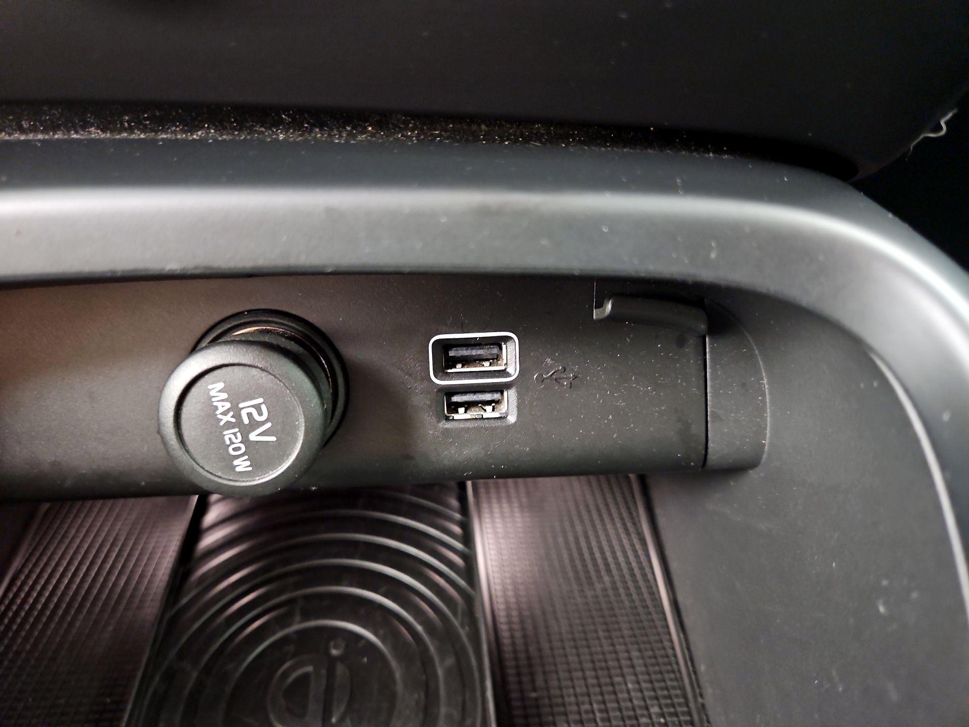 Thumbnail: 2019 Volvo XC40 - 19