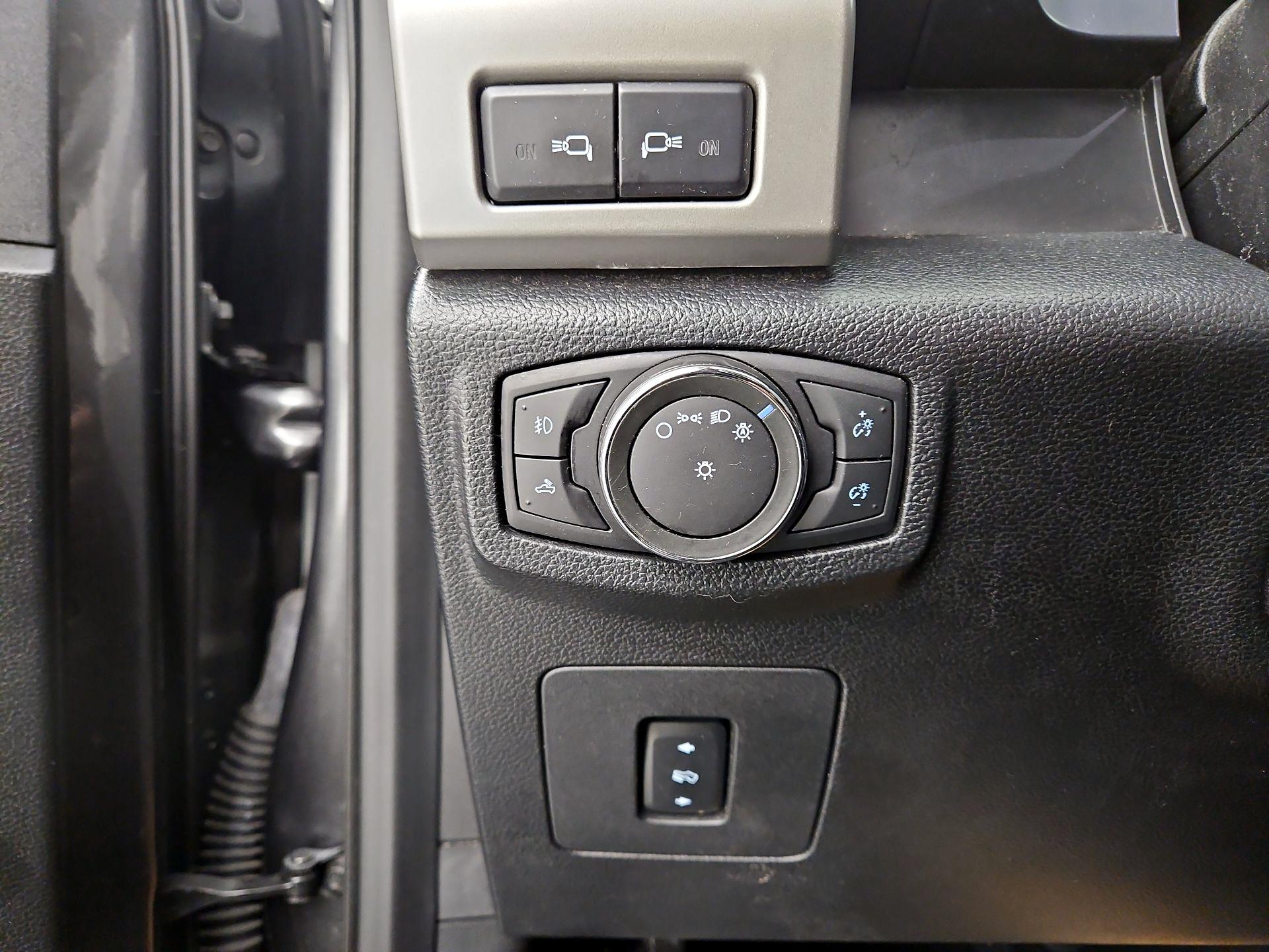 Thumbnail: 2016 Ford F-150 - 13