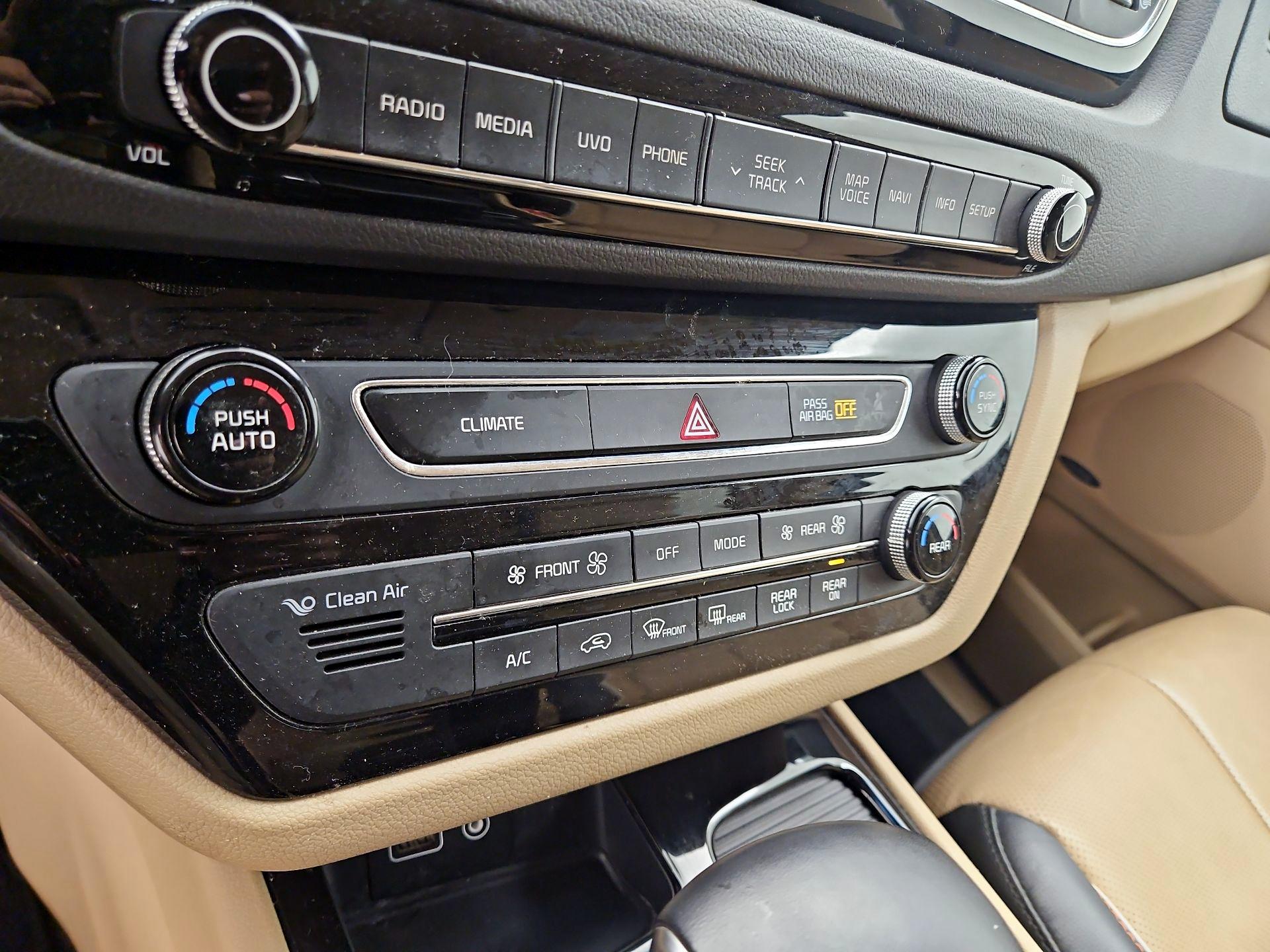 Thumbnail: 2018 Kia Sedona - 17